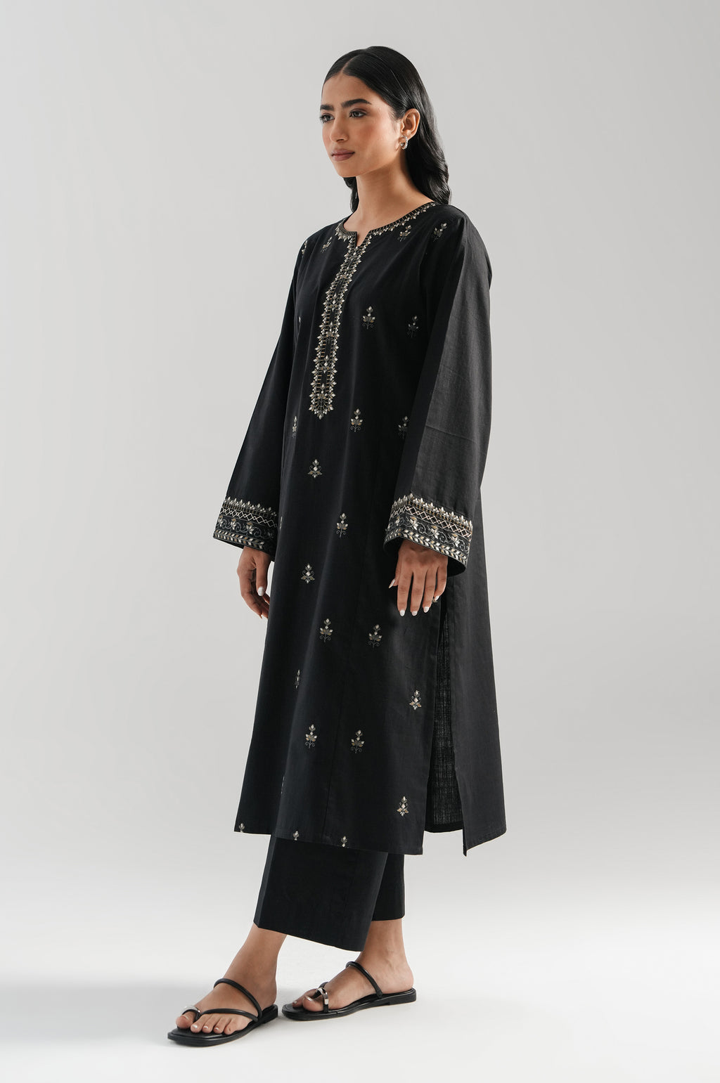 EMBROIDERED SUIT