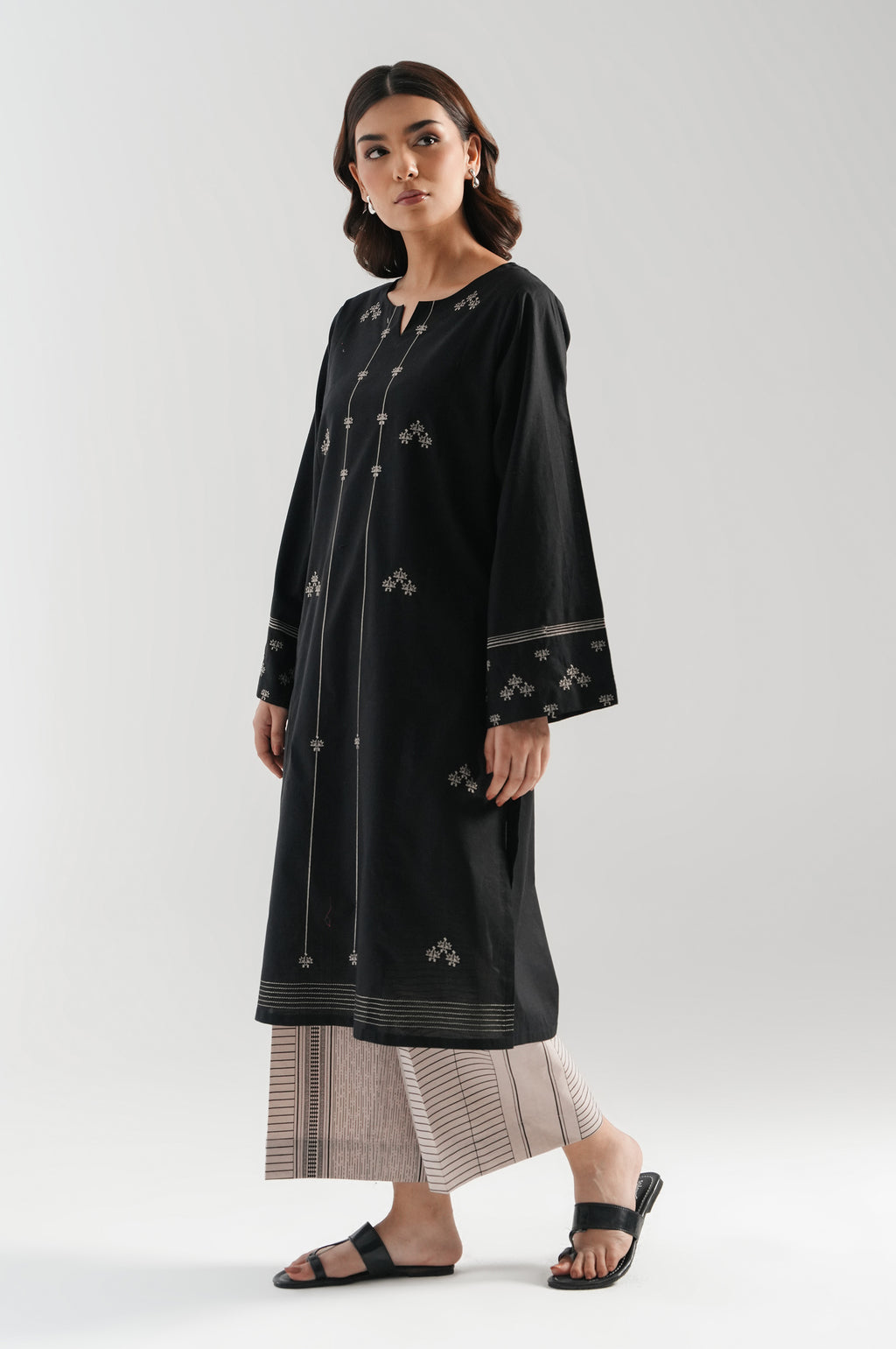 EMBROIDERED SUIT