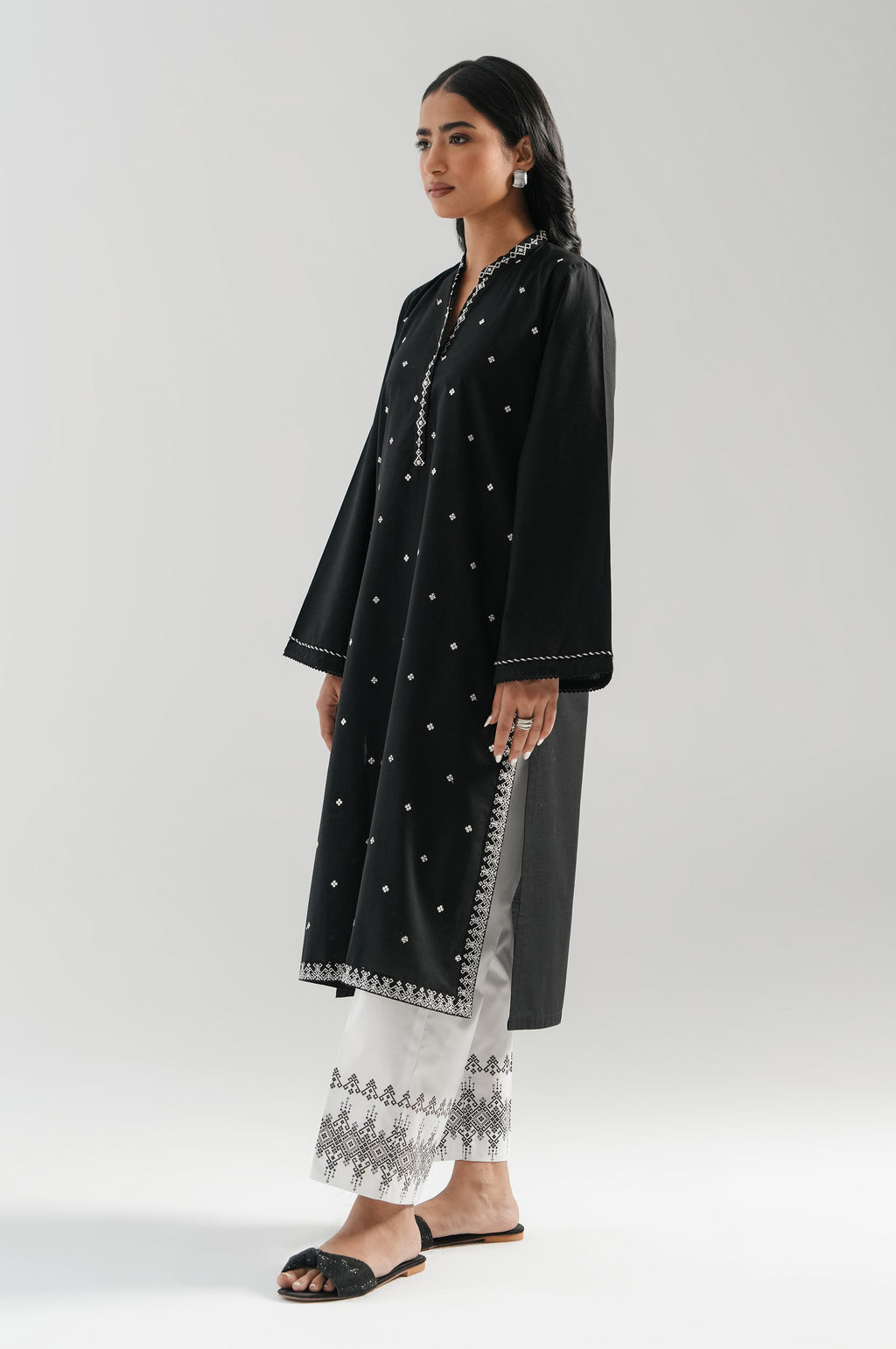 EMBROIDERED SUIT