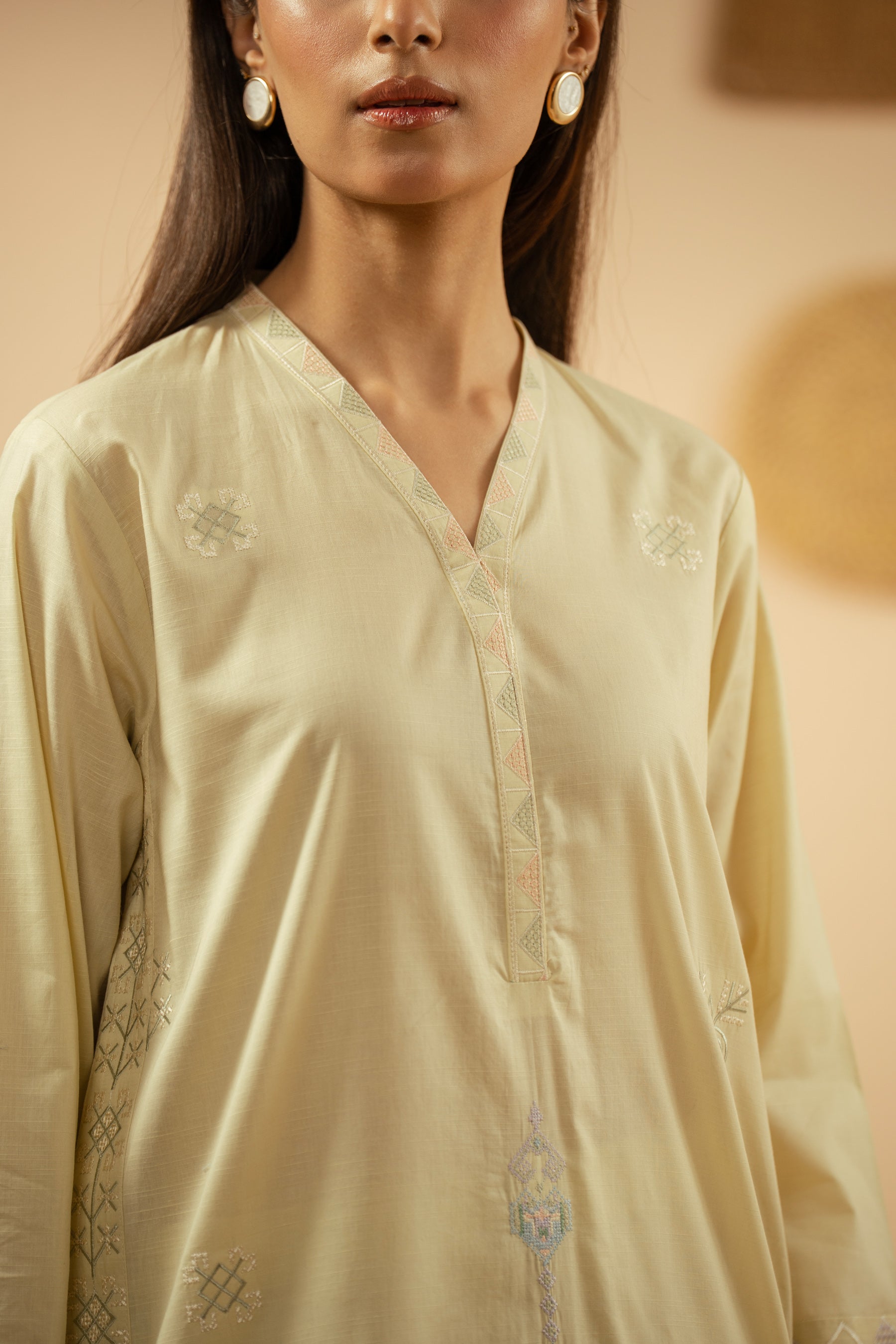 EMBROIDERED SLUB LAWN STITCHED 2 PIECE SUIT