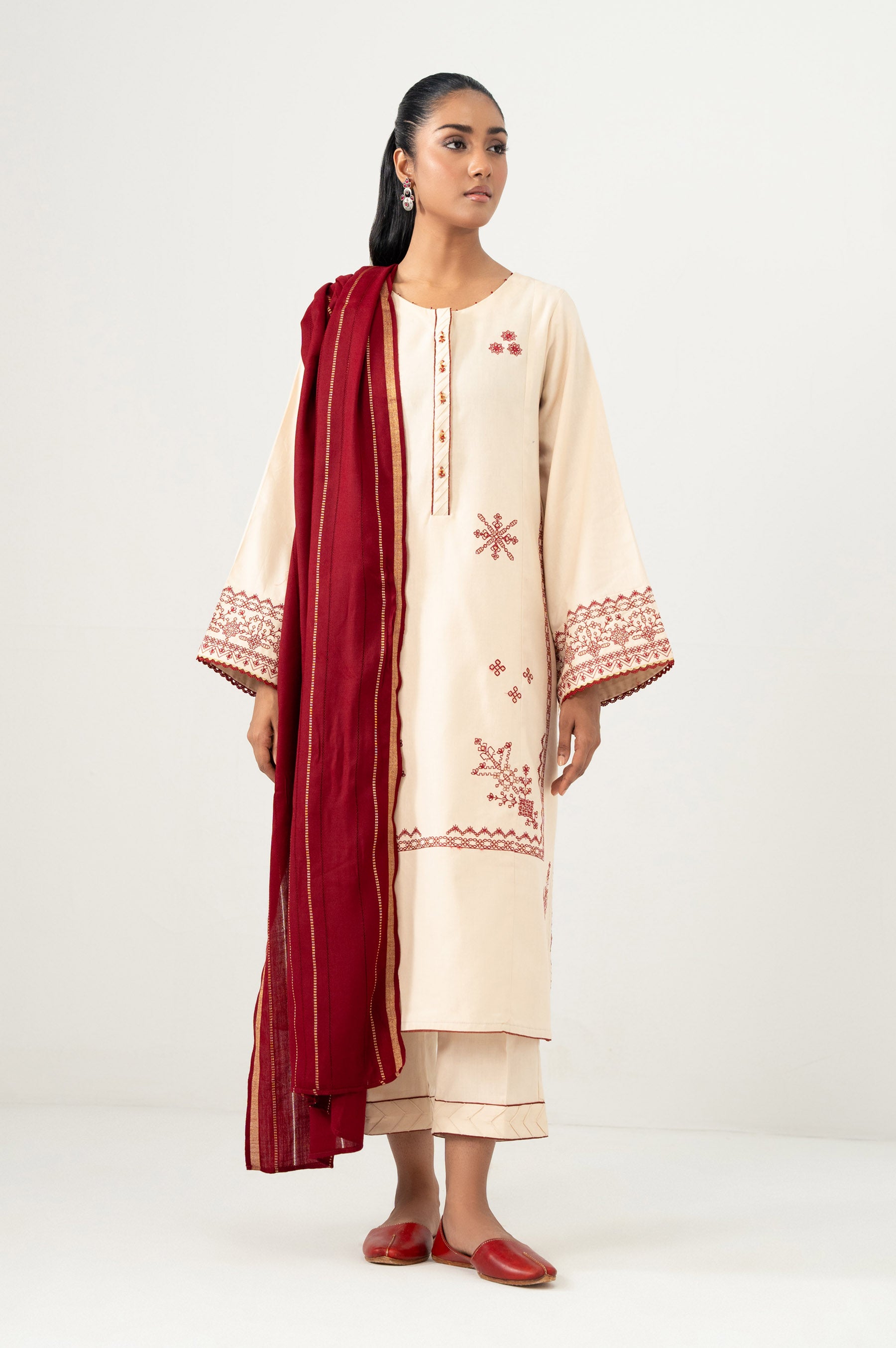 EMBROIDERED SUIT
