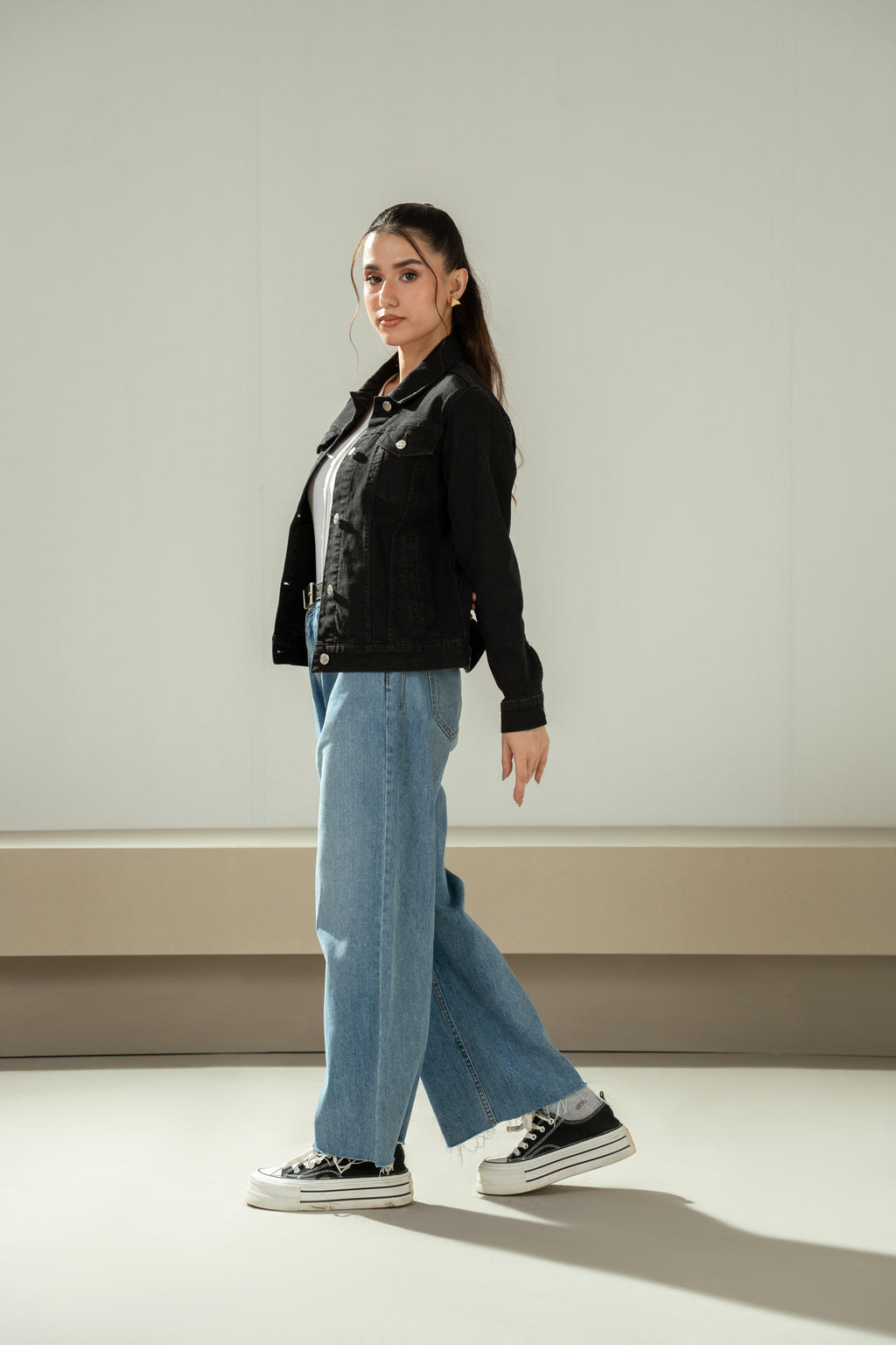 TRUCKER DENIM JACKET