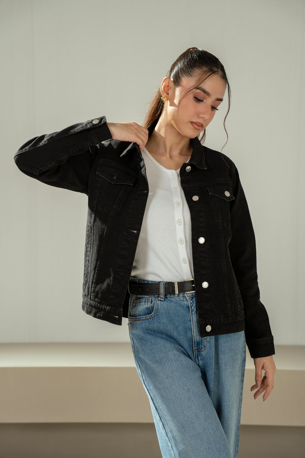 TRUCKER DENIM JACKET