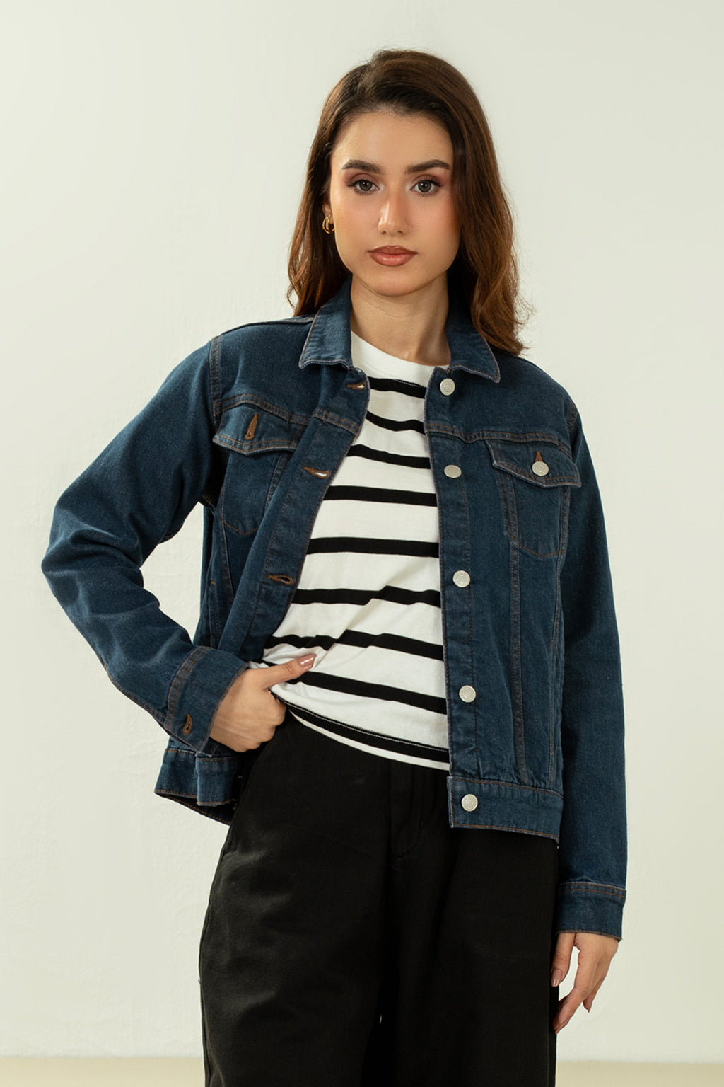 TRUCKER DENIM JACKET