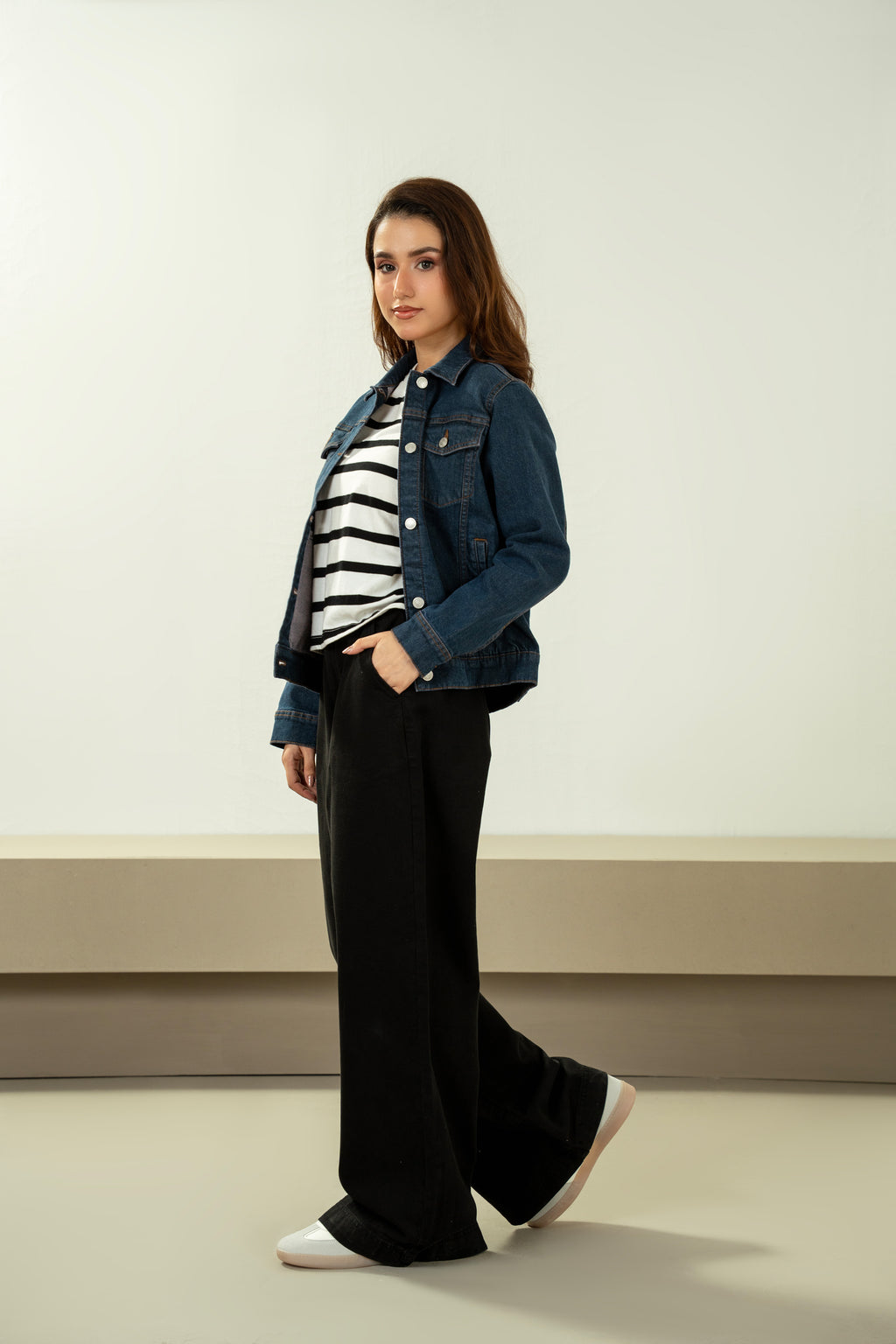 TRUCKER DENIM JACKET