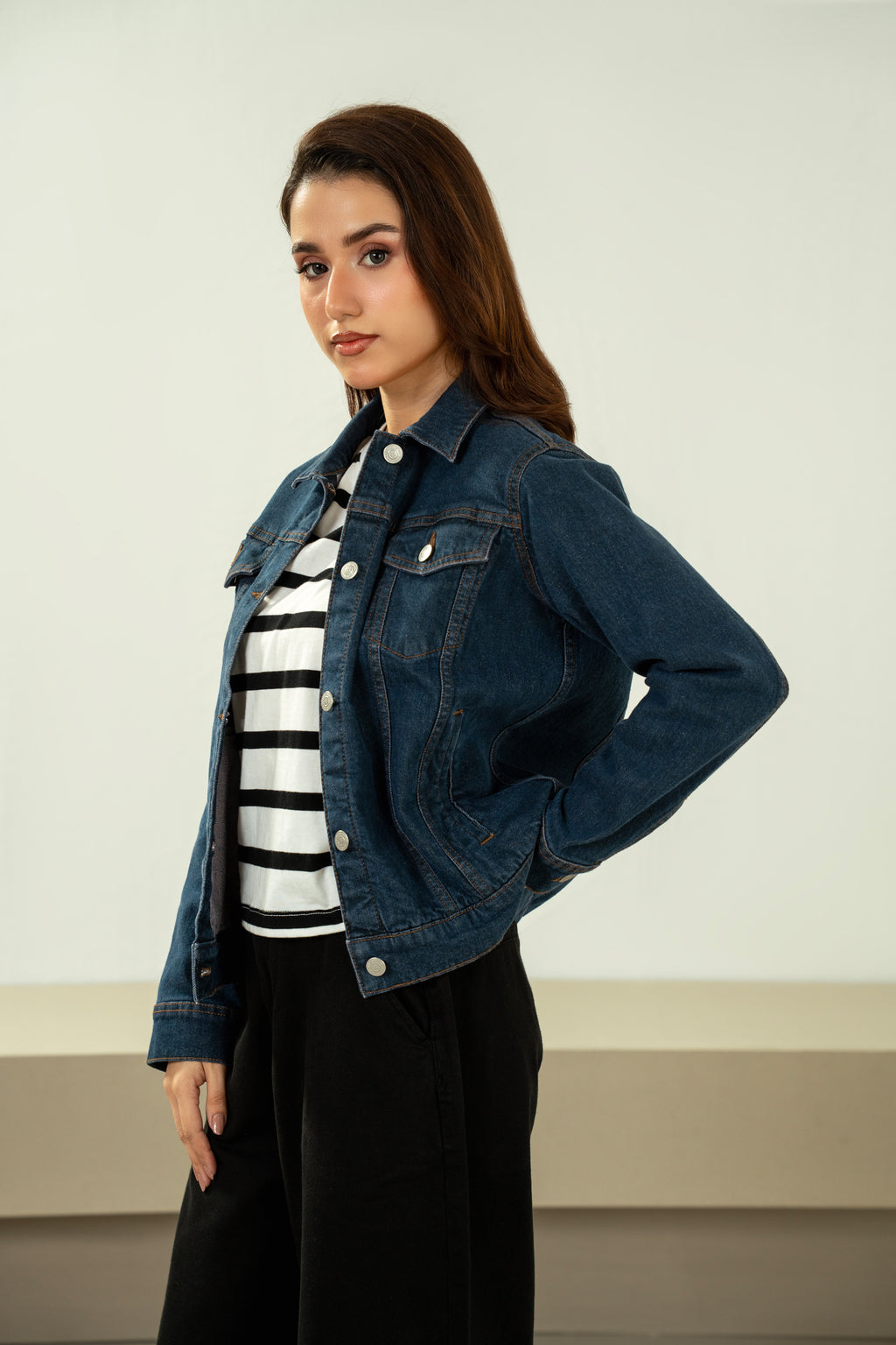 TRUCKER DENIM JACKET