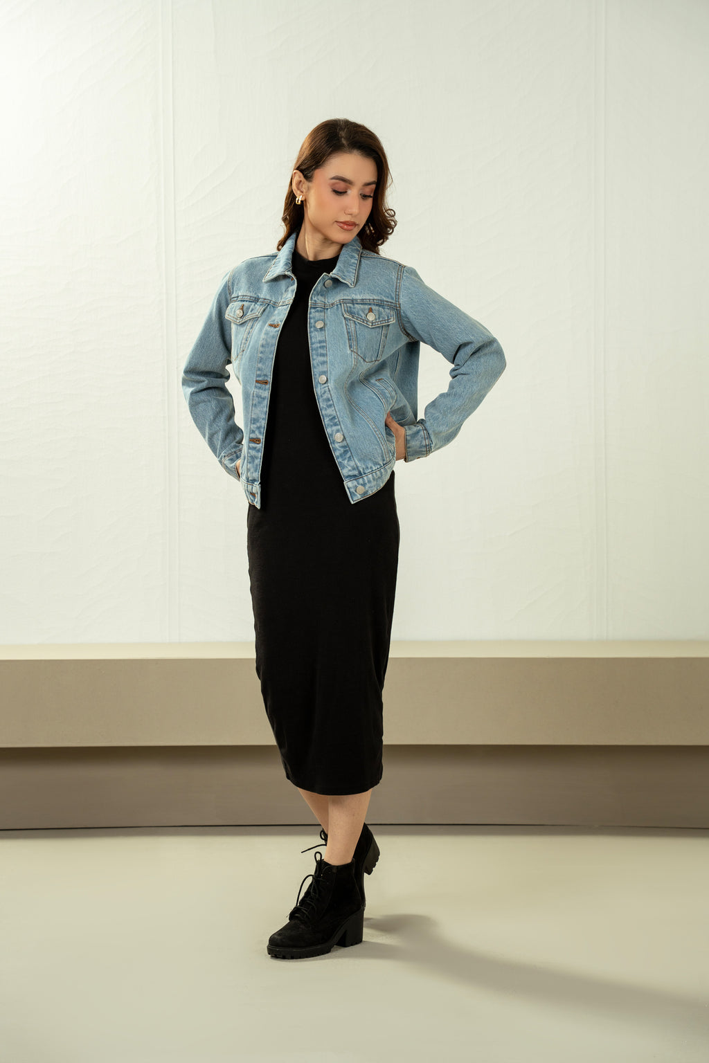 TRUCKER DENIM JACKET