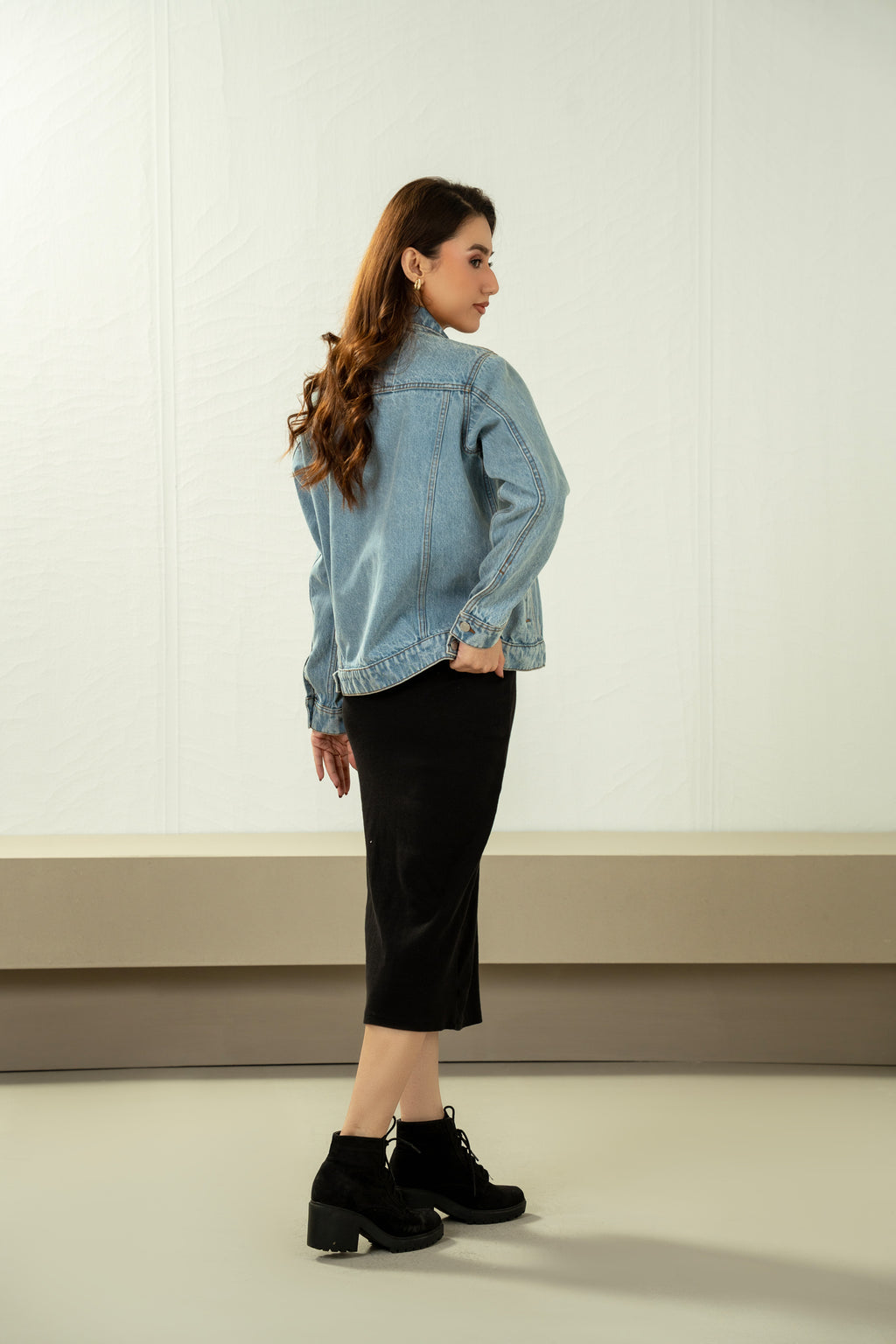 TRUCKER DENIM JACKET