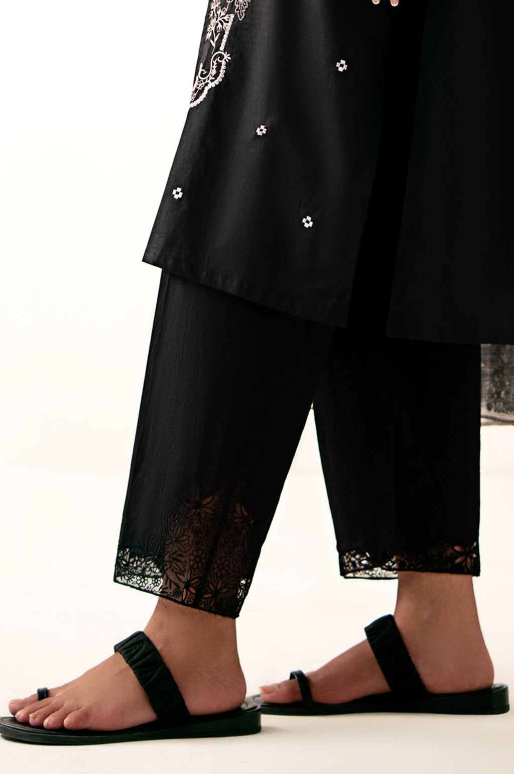 EMBROIDERED PANTS