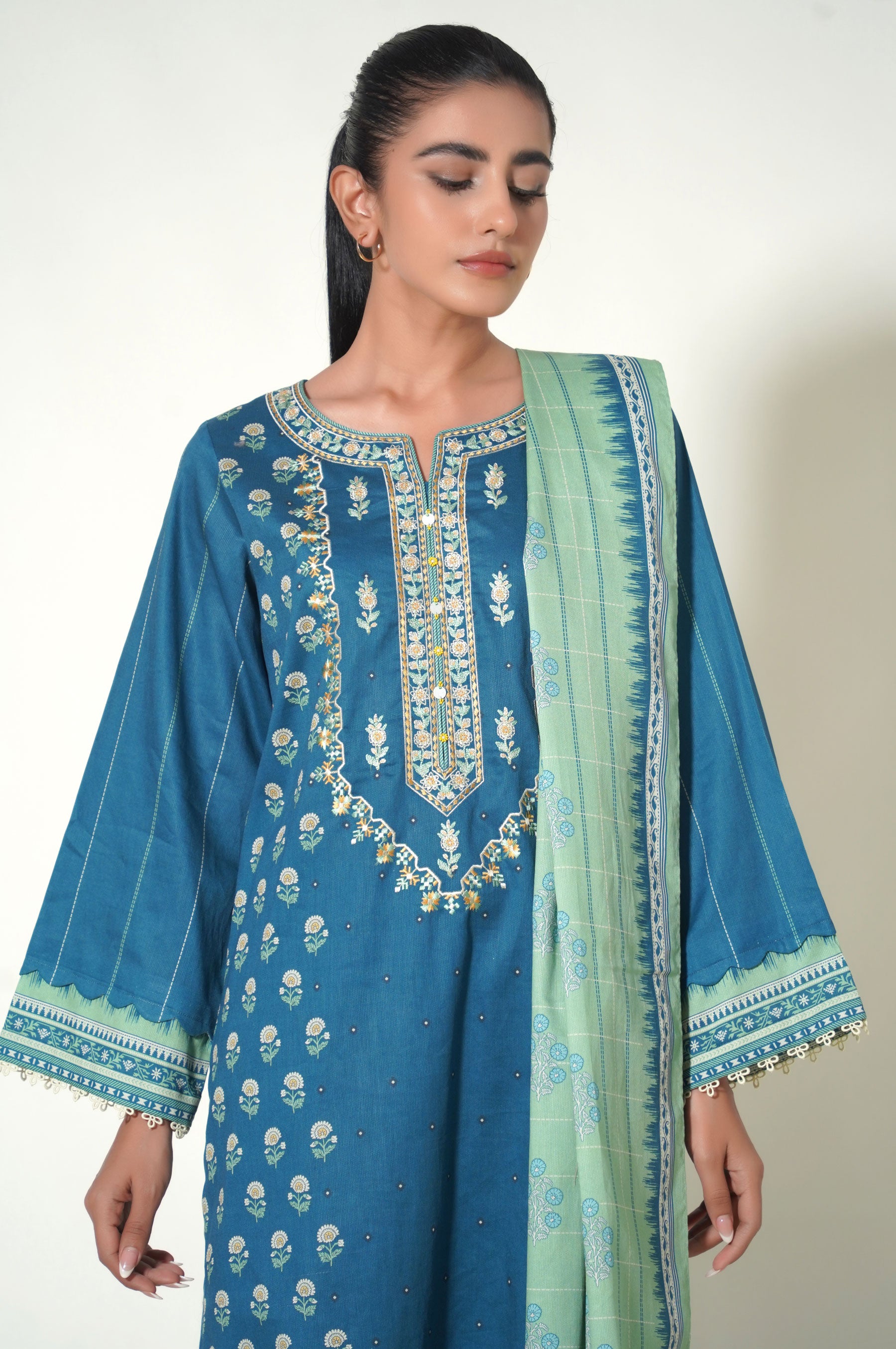 Stitched 3 Piece Printed Cottle Suit