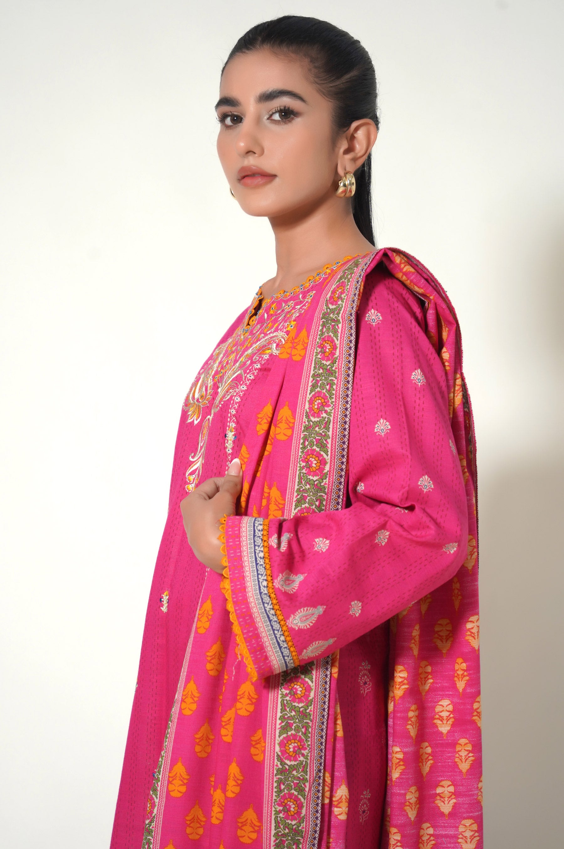 Unstitched 3 Piece Embroidered Khaddar Suit