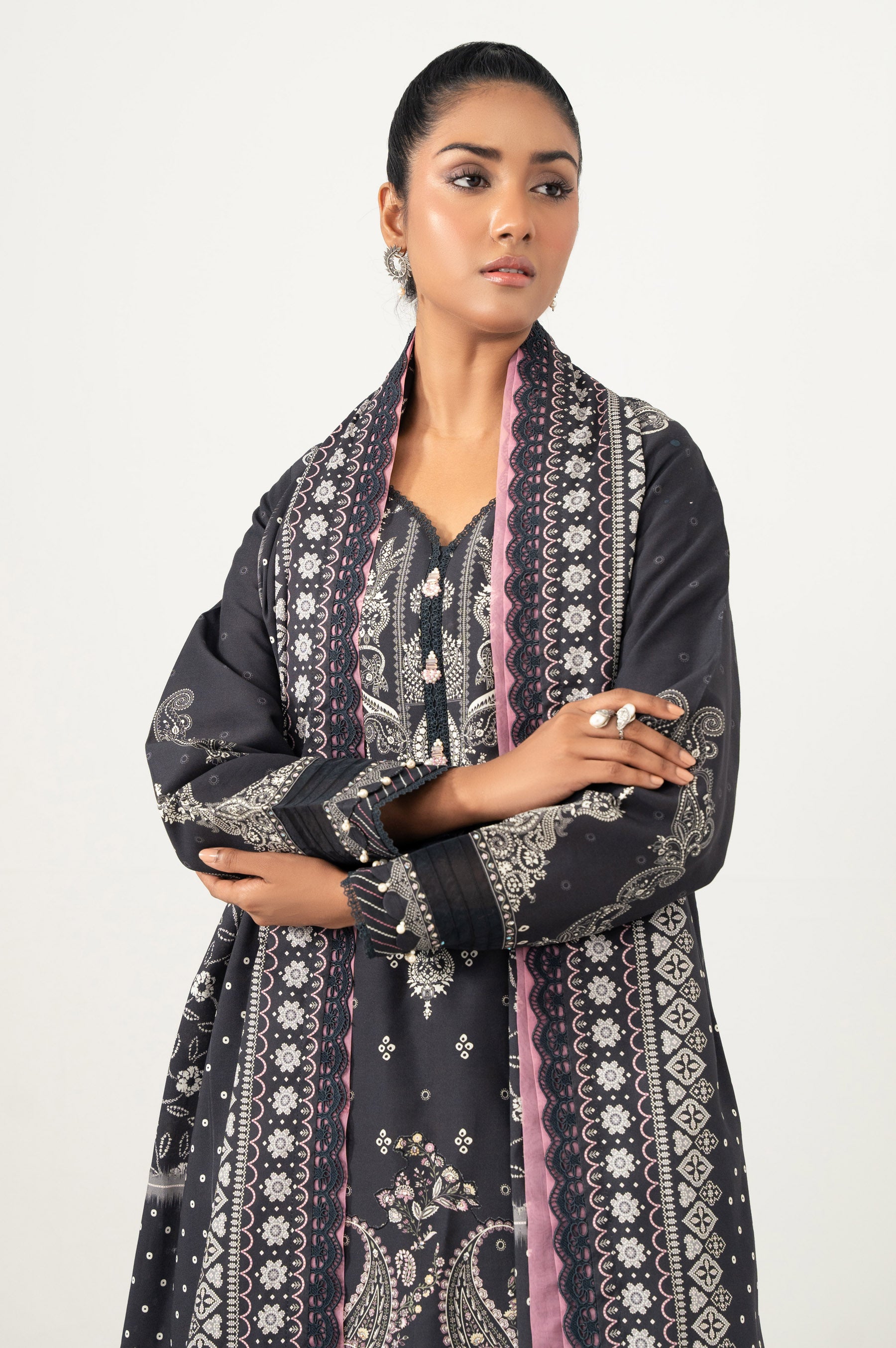 UNSTITCHED 3 PIECE PRINTED SUIT