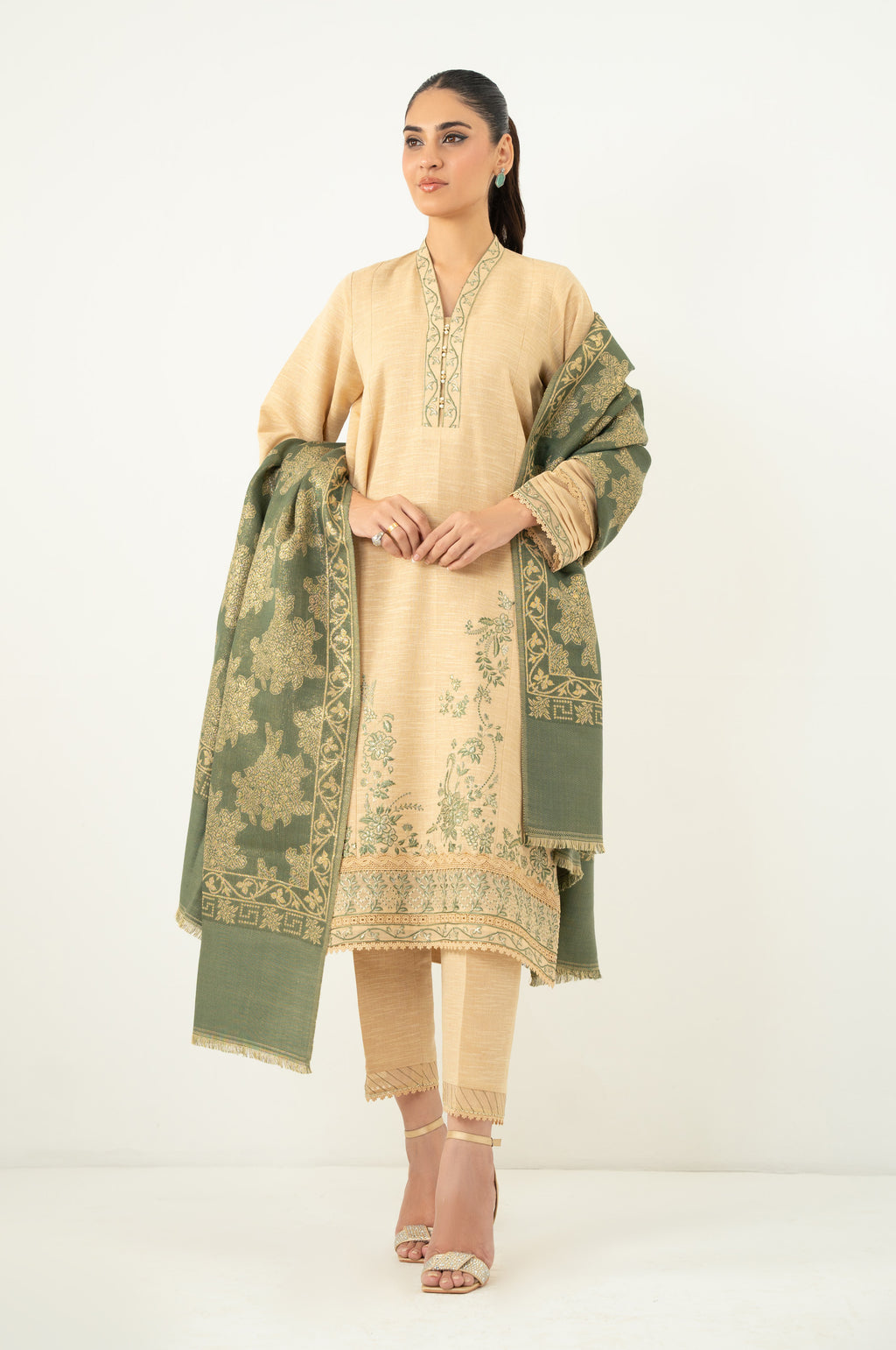 UNSTITCHED EMBROIDERED SUIT