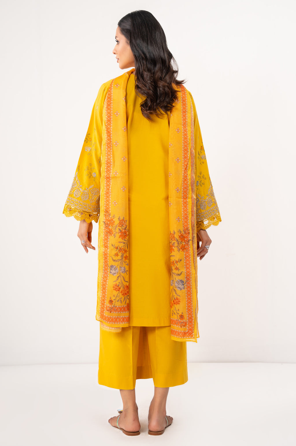 UNSTITCHED EMBROIDERED SUIT