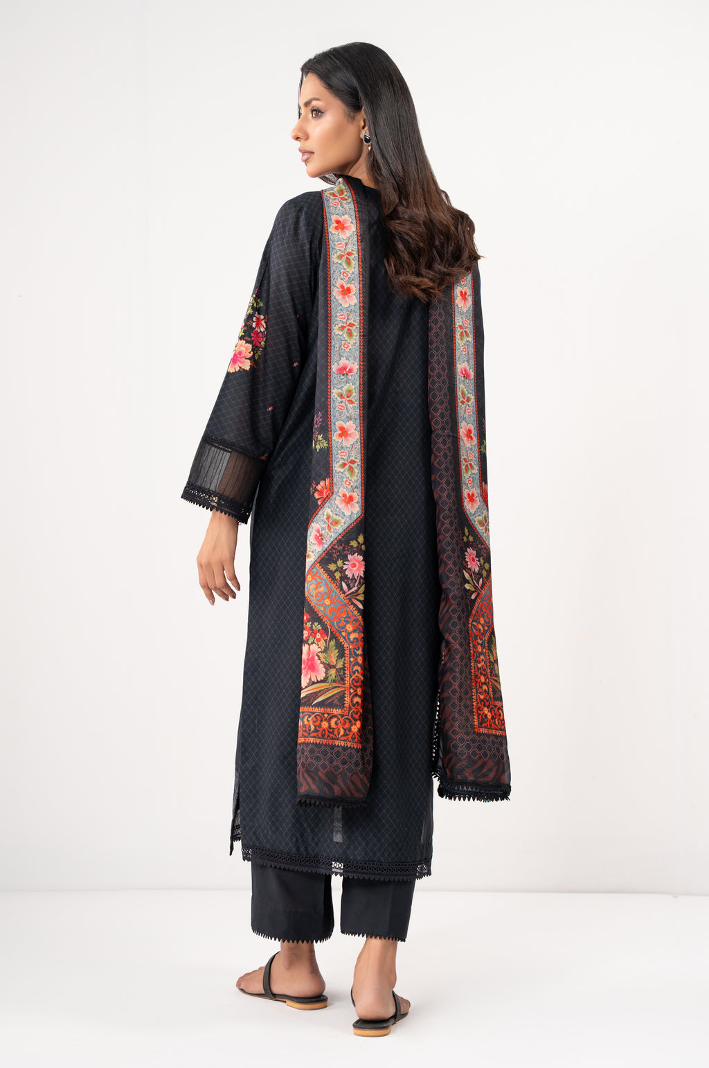UNSTITCHED EMBROIDERED SUIT