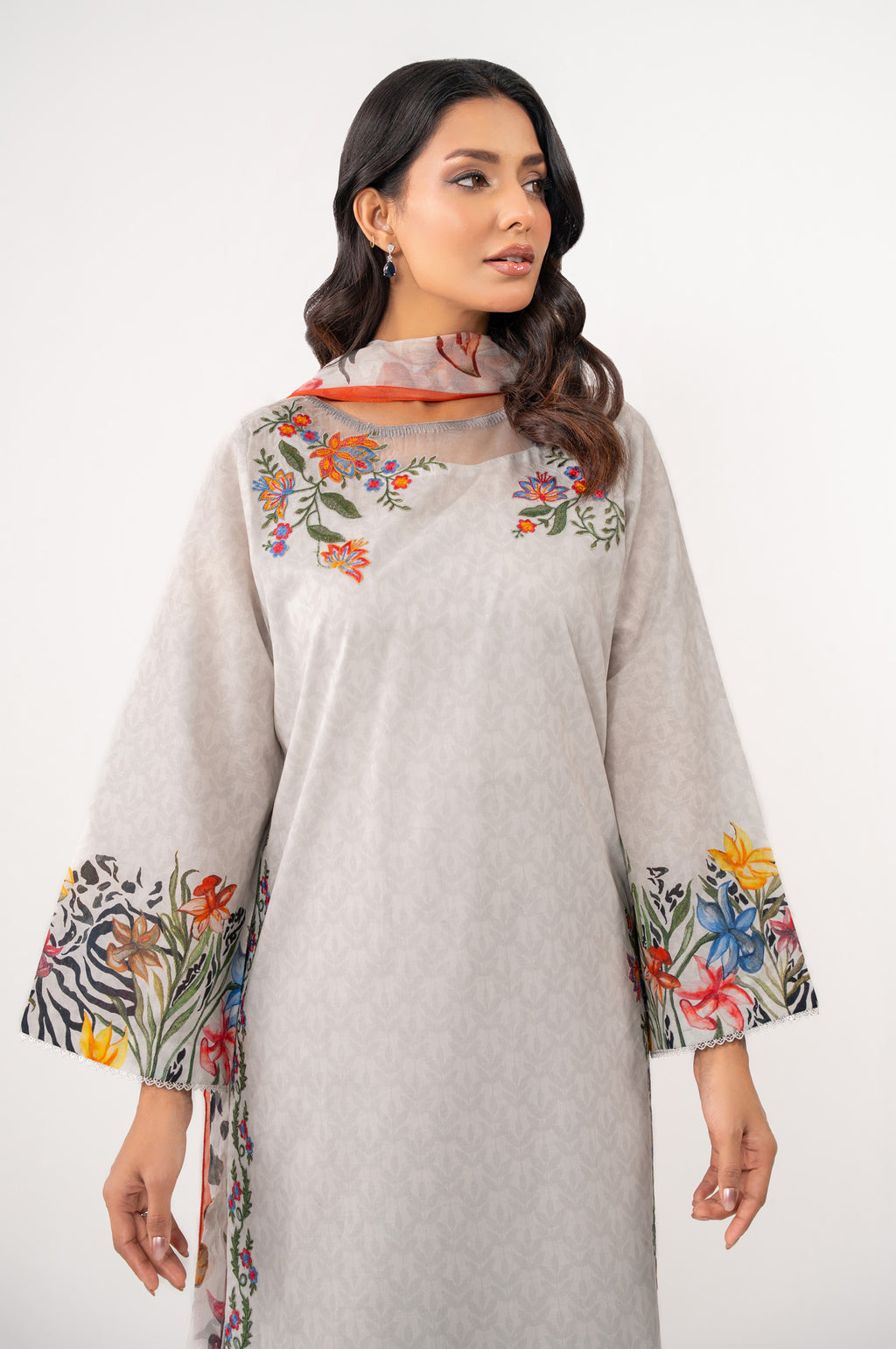 UNSTITCHED EMBROIDERED SUIT