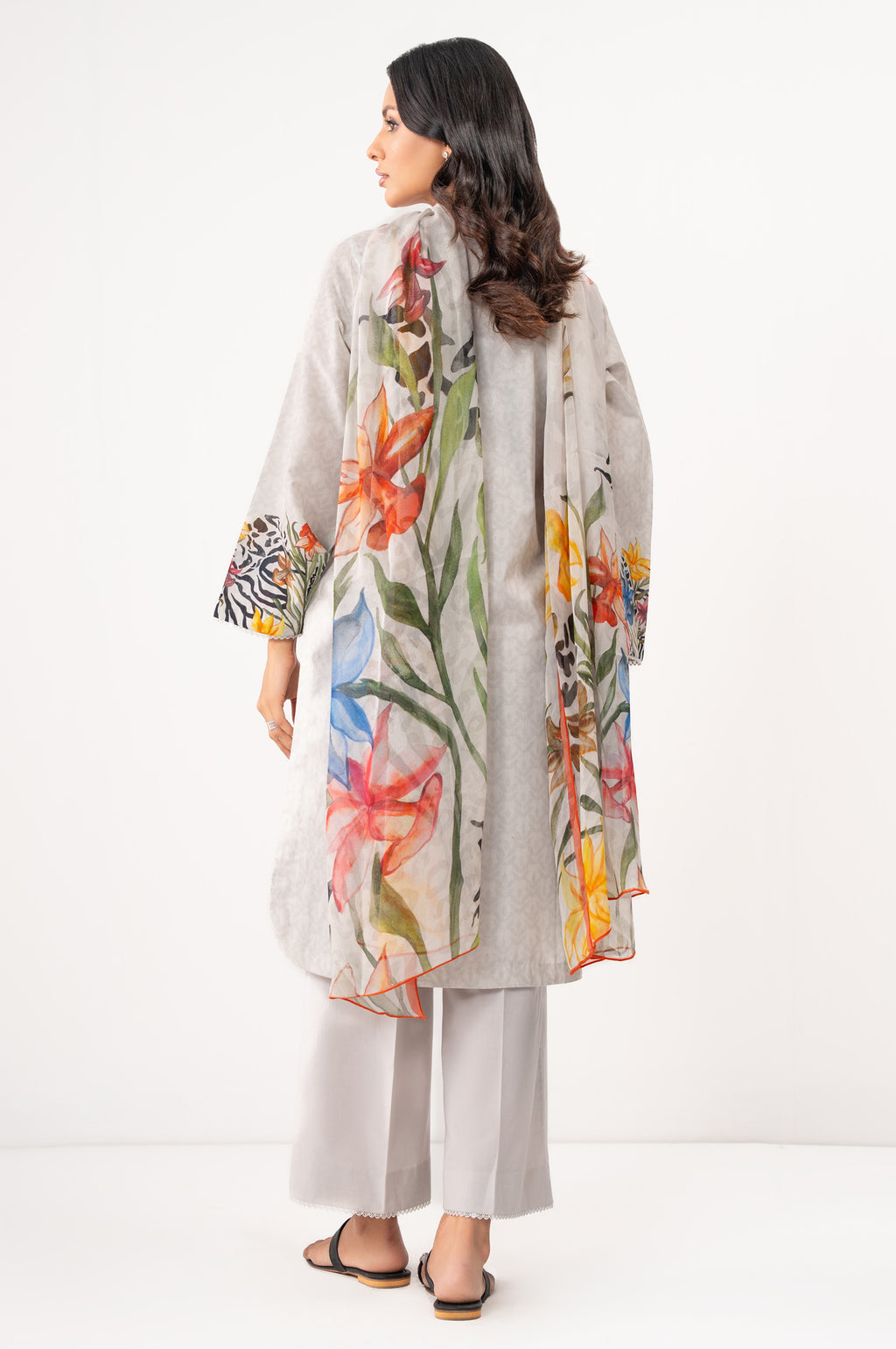 UNSTITCHED EMBROIDERED SUIT