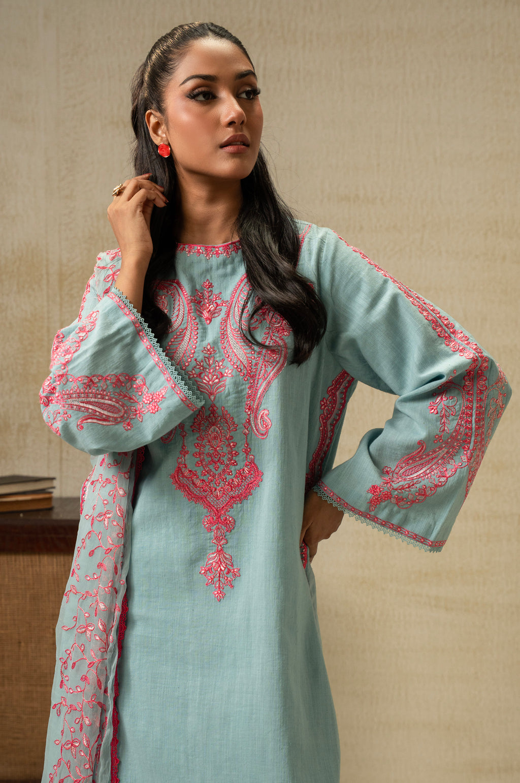 UNSTITCHED EMBROIDERED SUIT