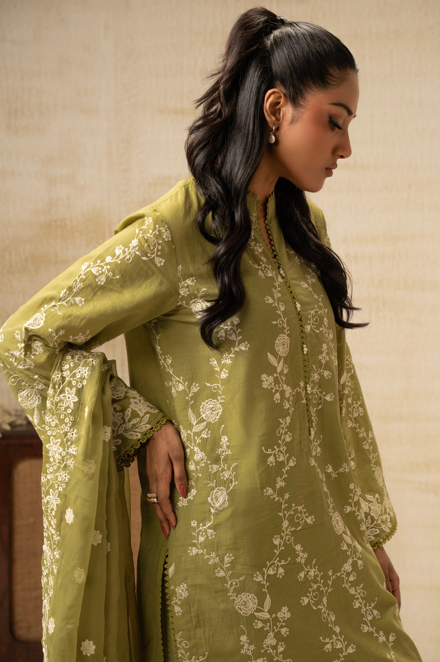 UNSTITCHED EMBROIDERED SUIT