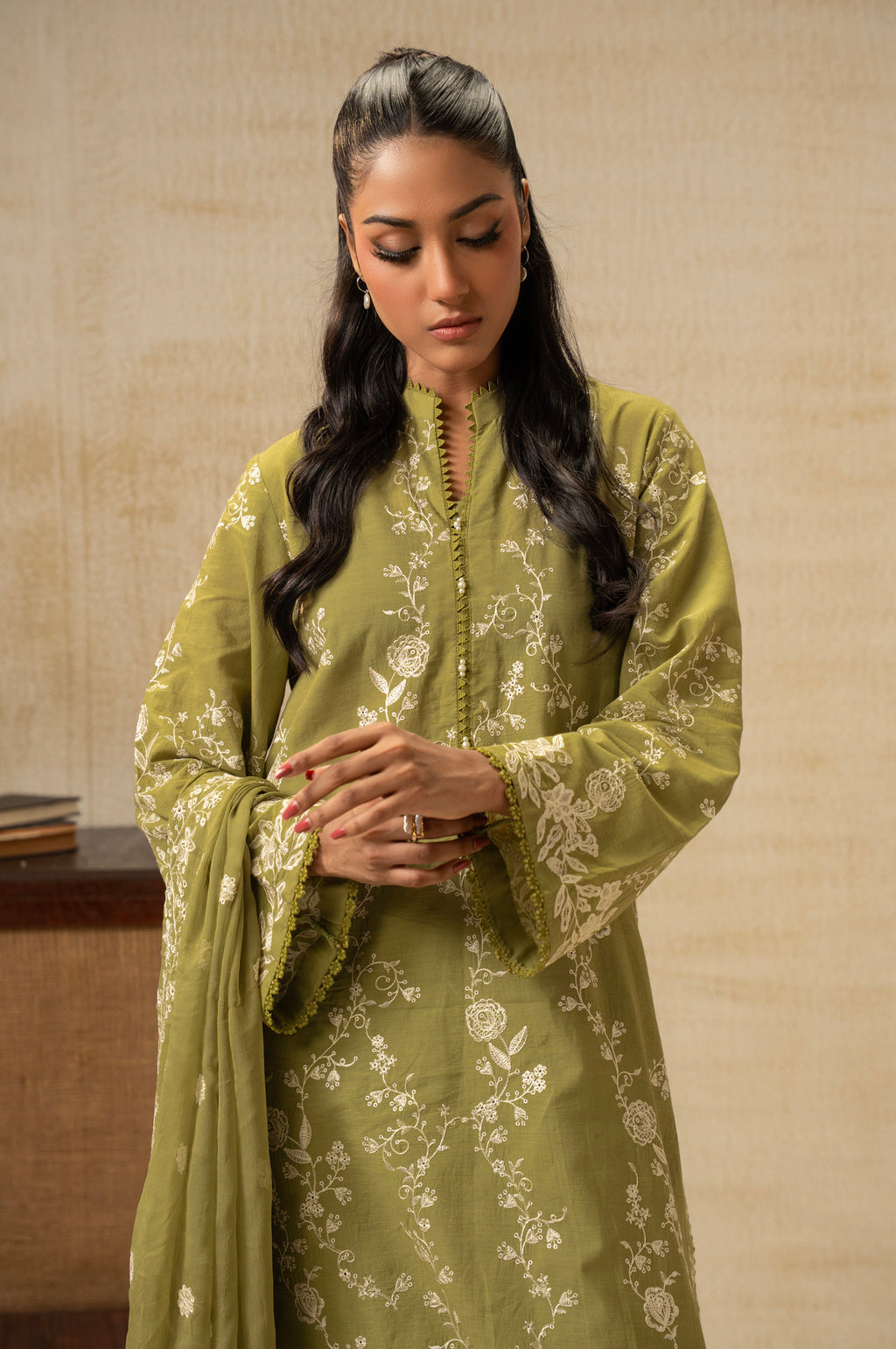 UNSTITCHED EMBROIDERED SUIT