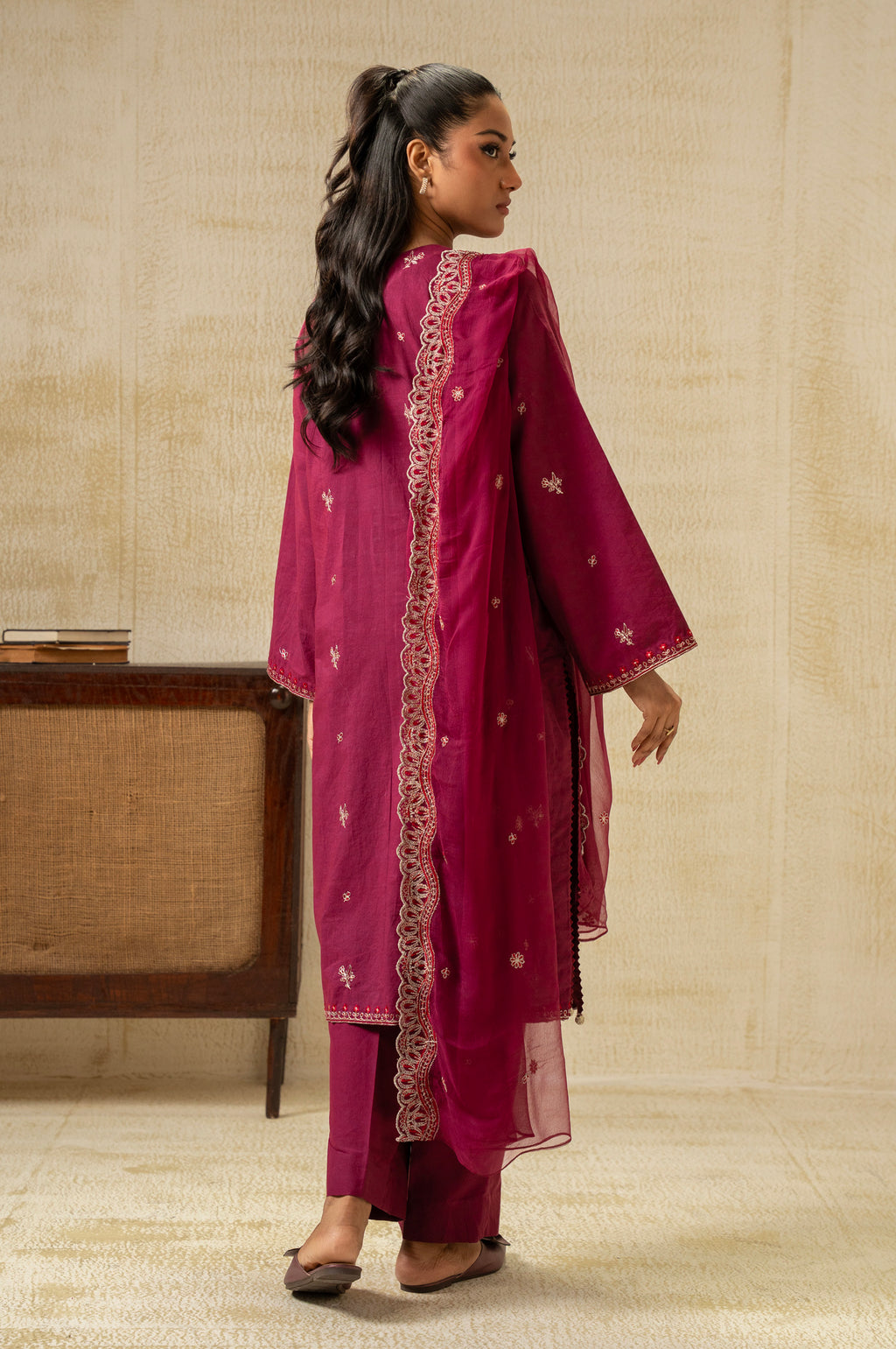 UNSTITCHED DYED EMBROIDERED SUIT
