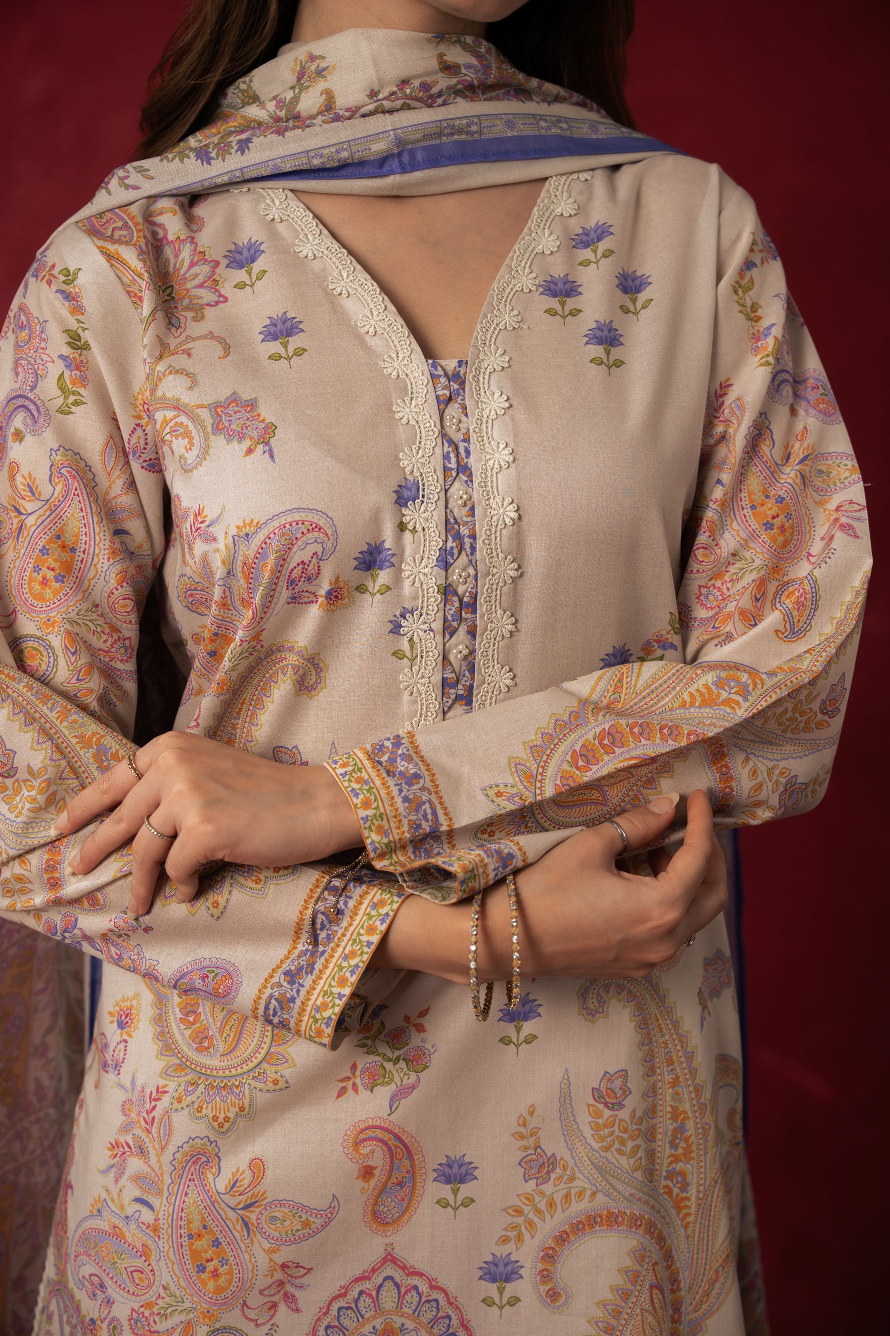 PRINTED LAWN UNSTITCHED 3 PIECE SUIT