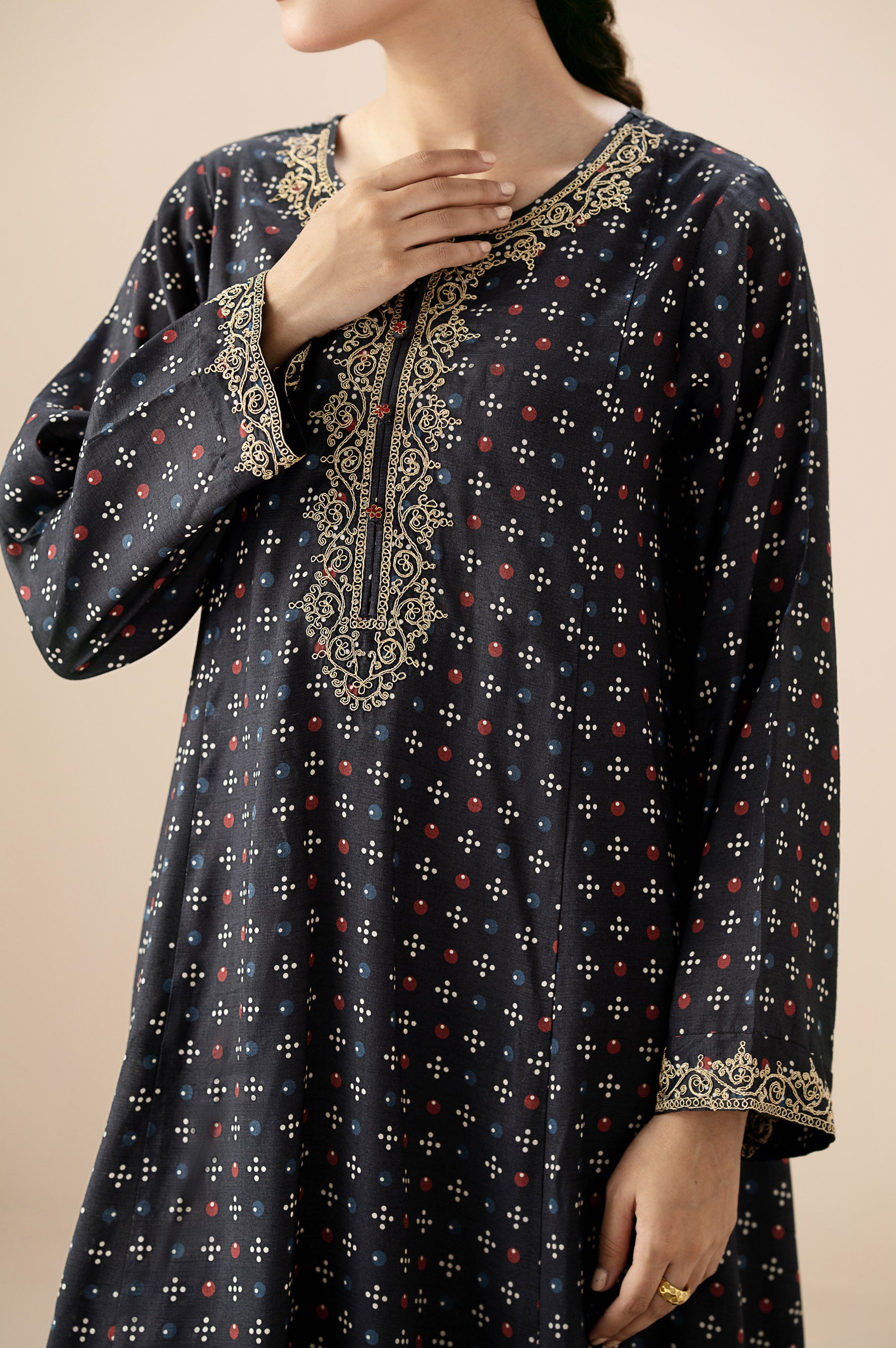 STITCHED PRINTED SHIRT BOTTOM