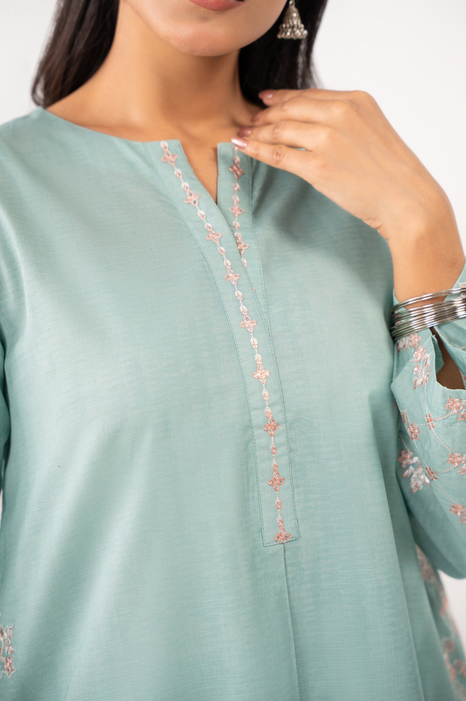 EMBROIDERED SLUB LAWN STITCHED SHIRT