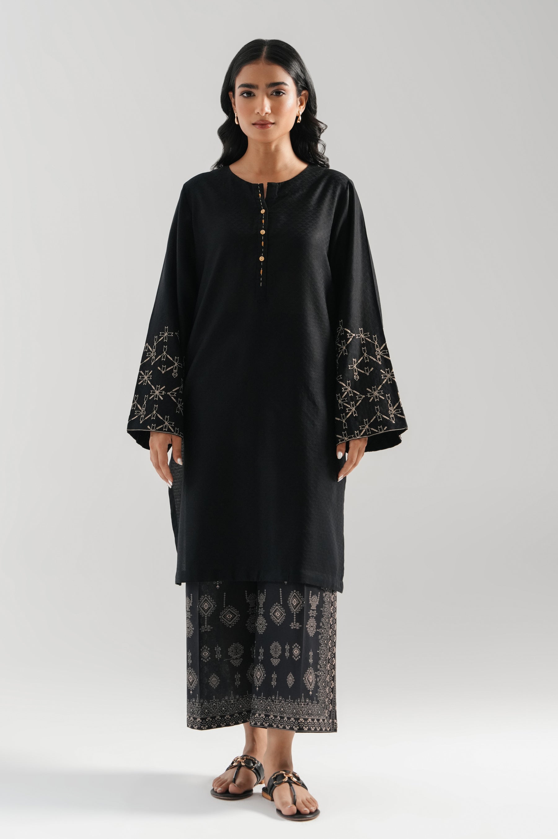 STITCHED EMBROIDERED DOBBY SHIRT BOTTOM