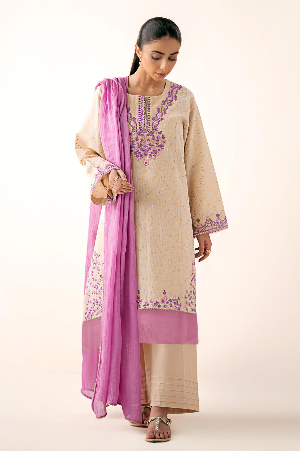 EMBROIDERED SUIT