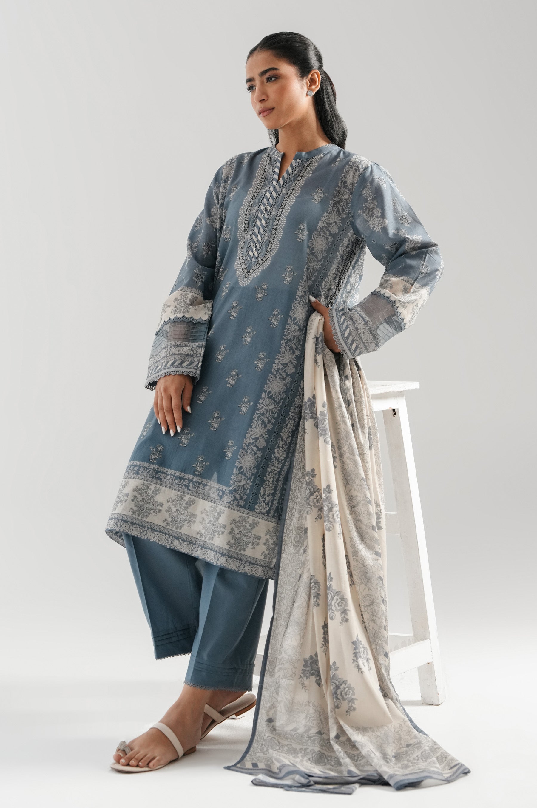 PRINTED SUIT