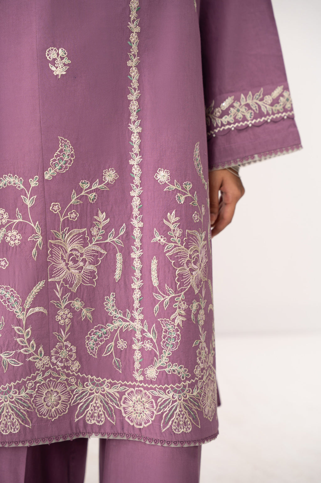 EMBROIDERED SUIT