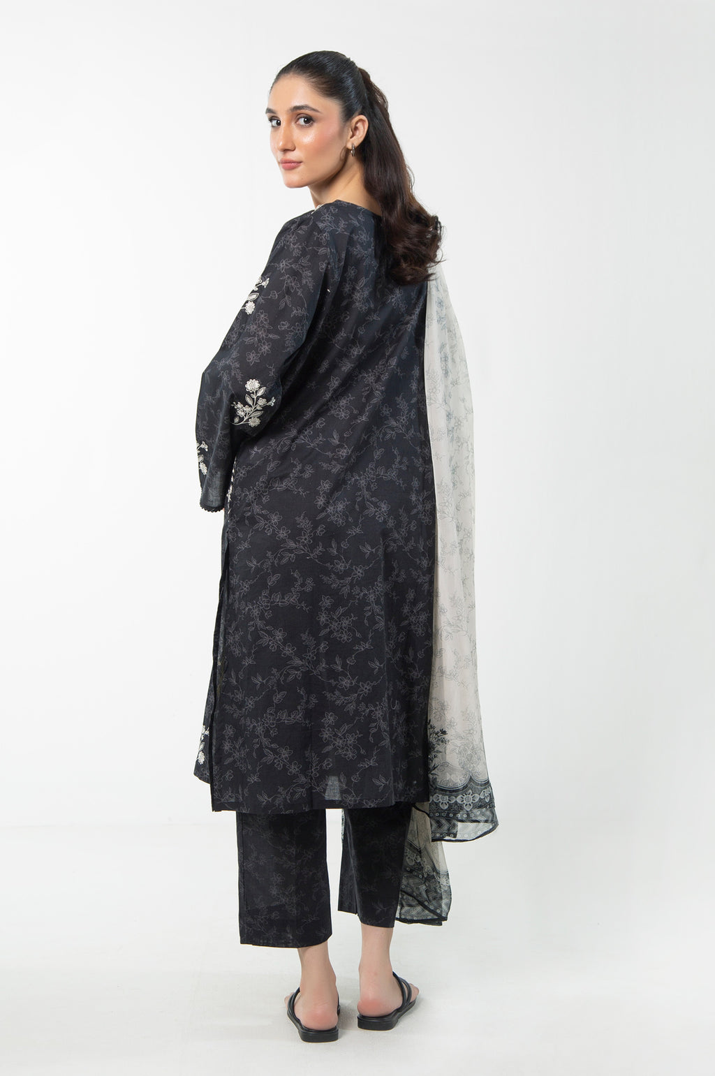 EMBROIDERED SUIT