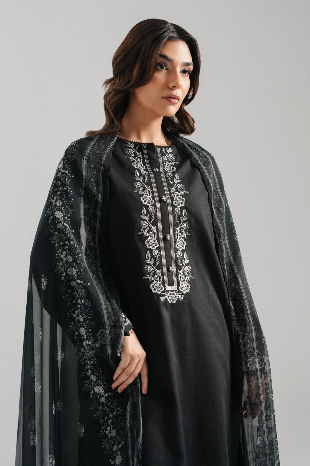 EMBROIDERED SUIT