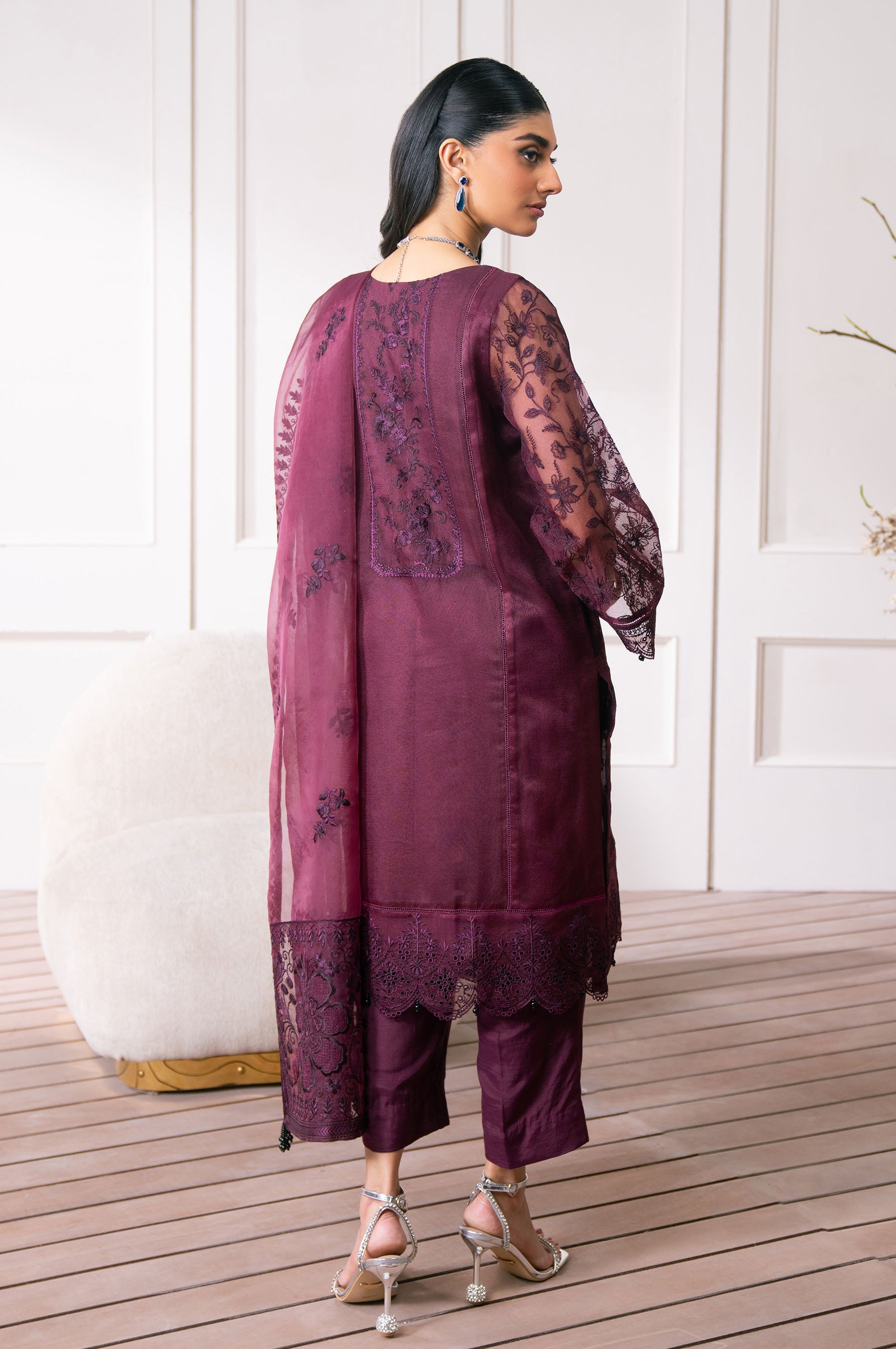 UNSTITCHED EMBROIDERED SUIT