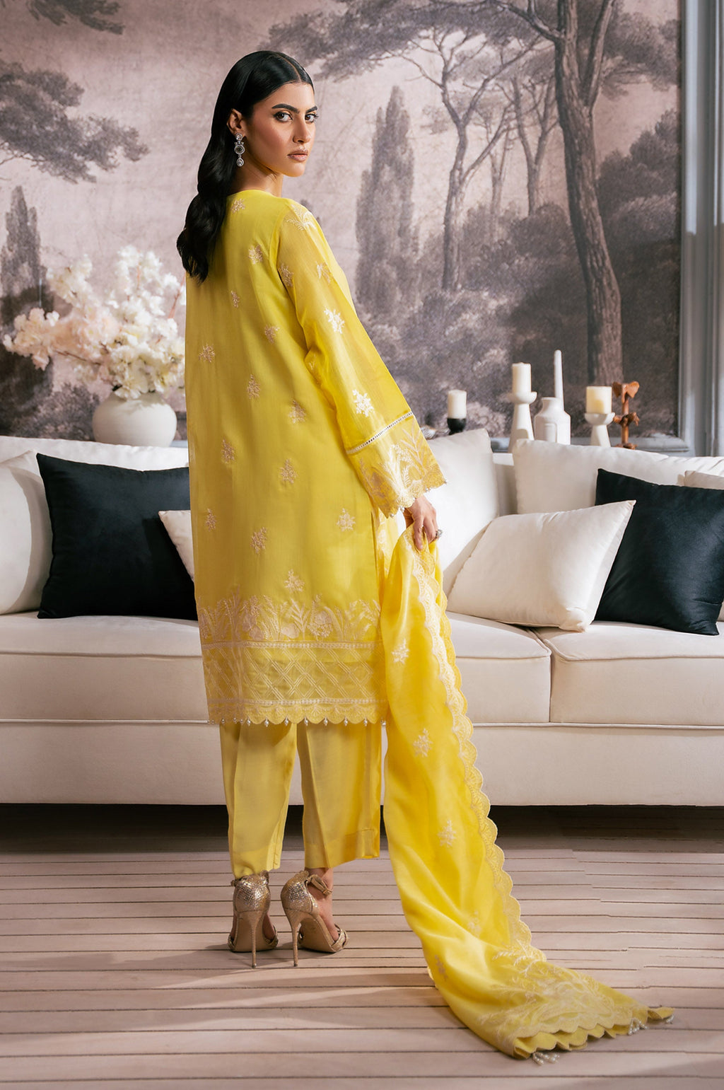 EMBROIDERED SUIT