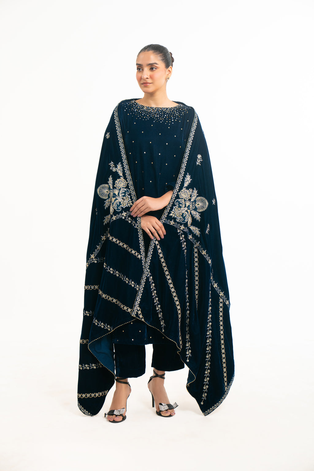 EMBROIDERED VELVET SHAWL