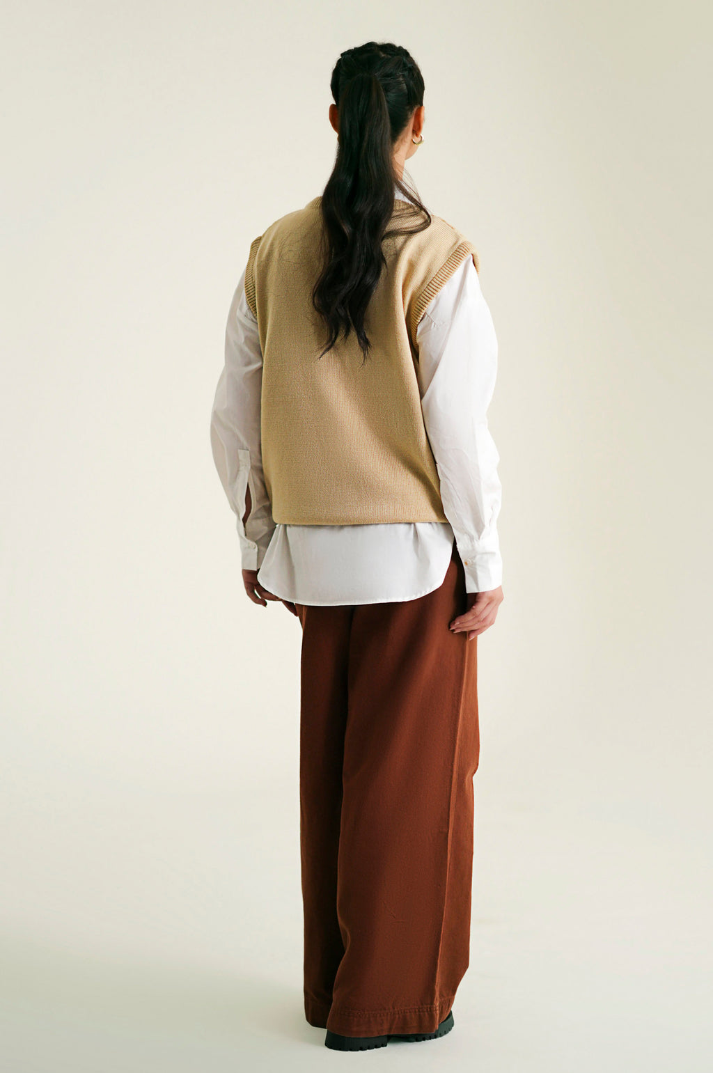 Button Down Sweater Sleeve Less
