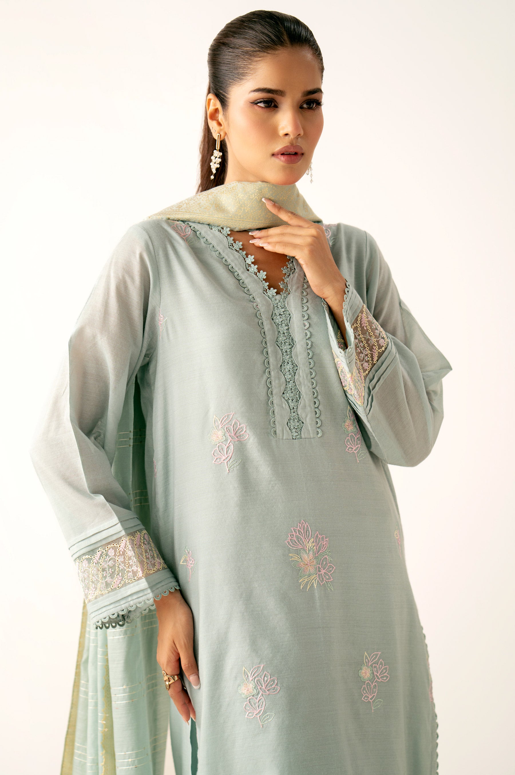 UNSTITCHED EMBROIDERED SUIT
