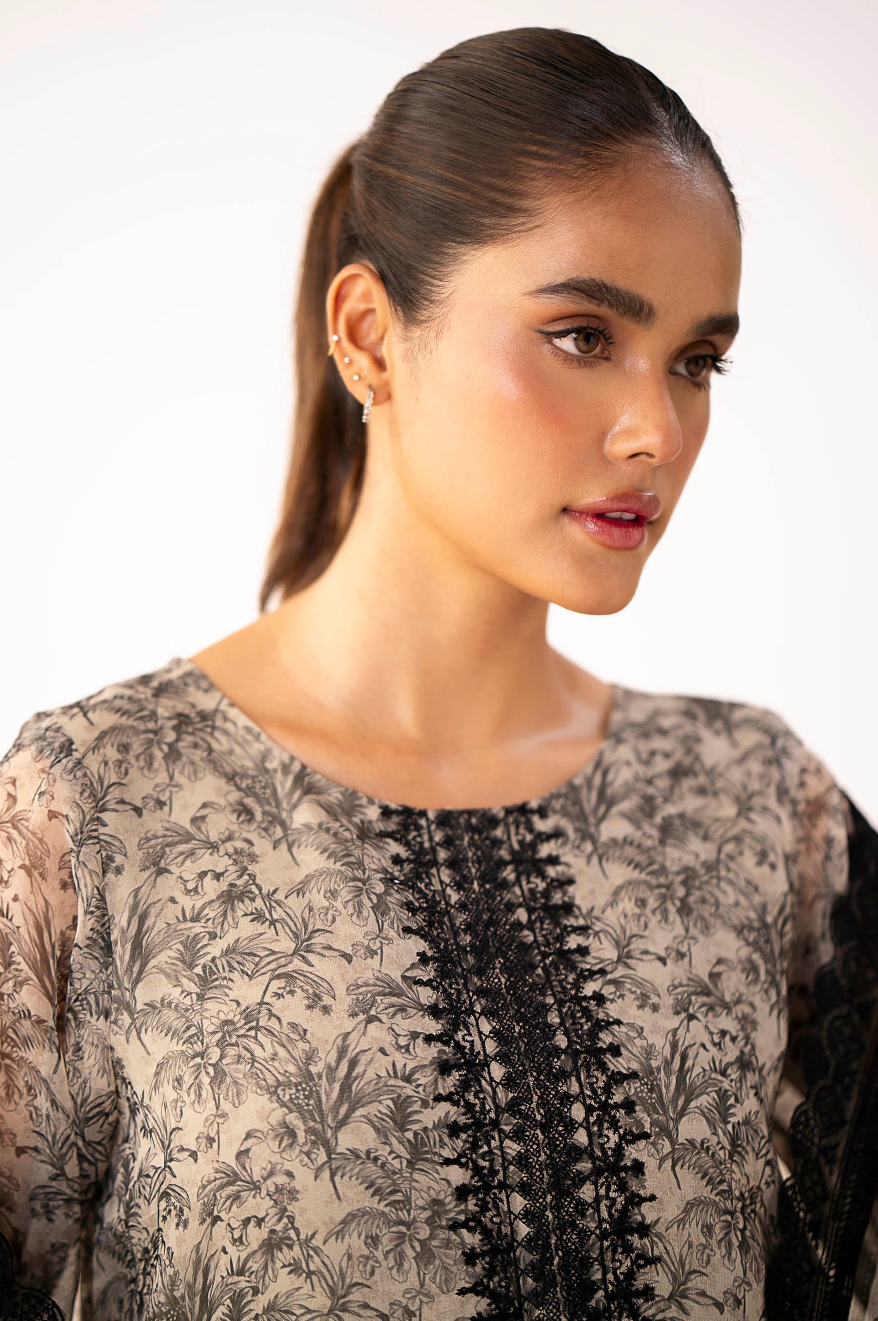 UNSTITCHED EMBROIDERED ORGANZA SHIRT DUPATTA SUIT