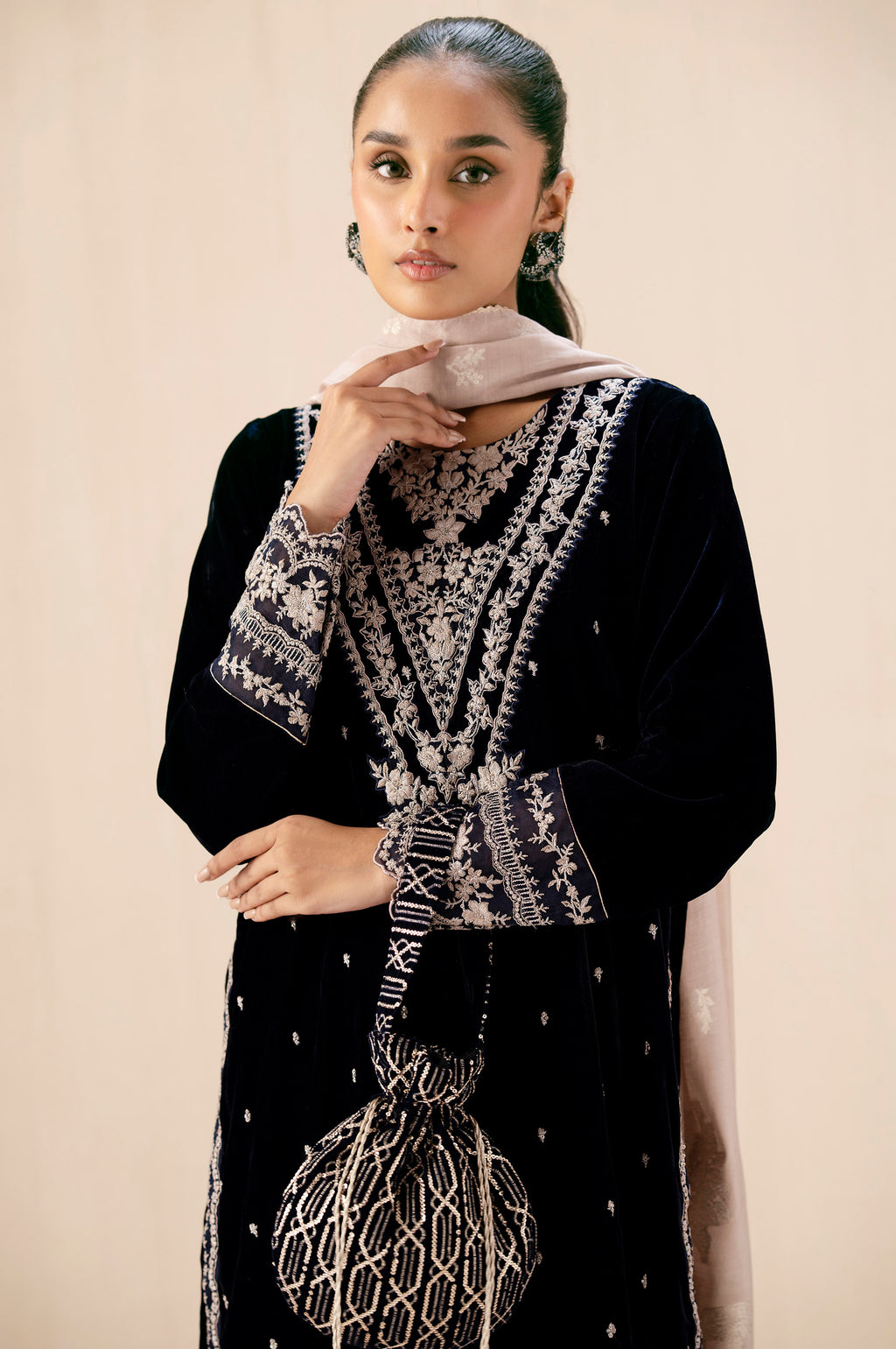 EMBROIDERED VELVET SUIT