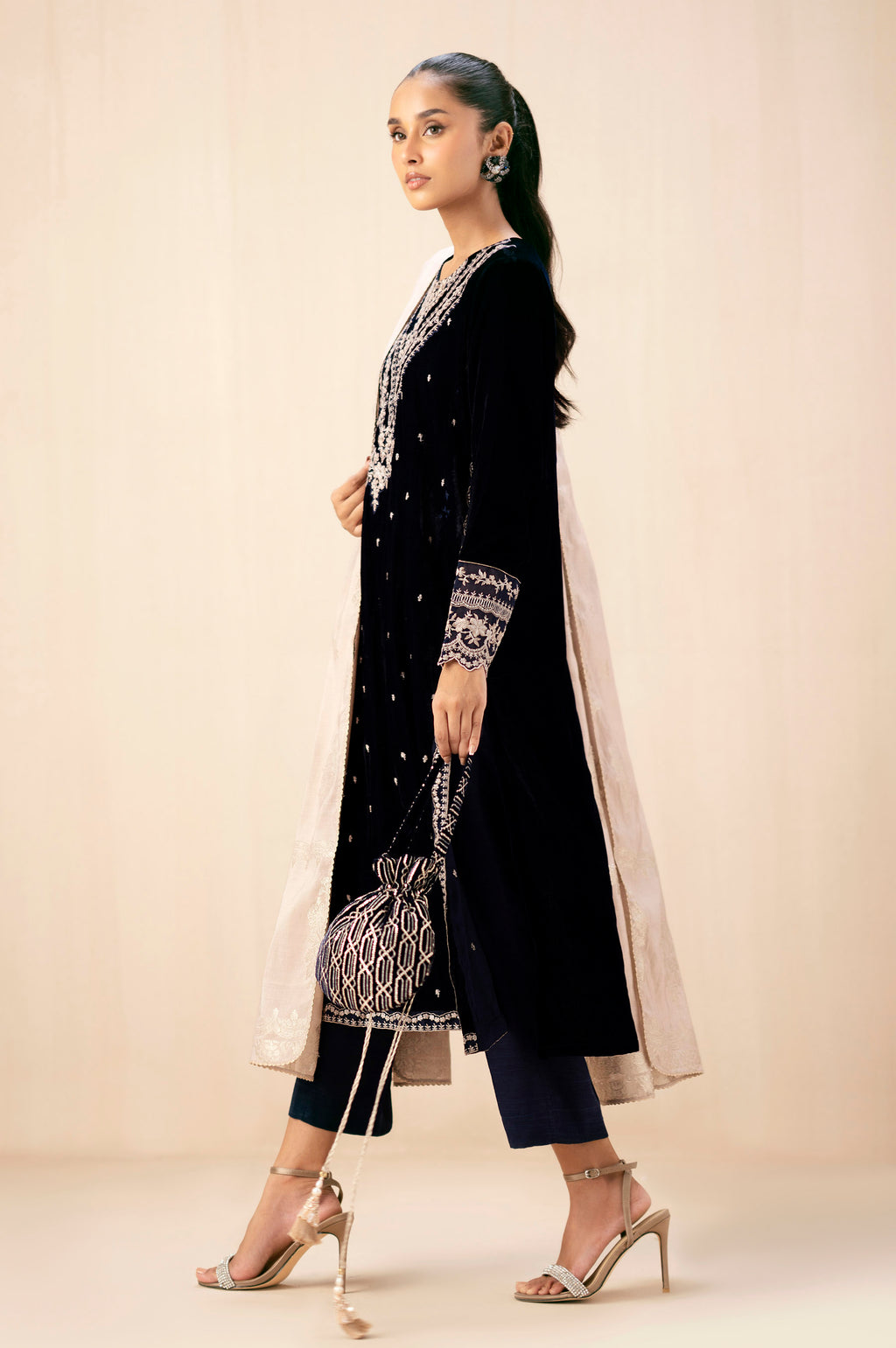 EMBROIDERED VELVET SUIT