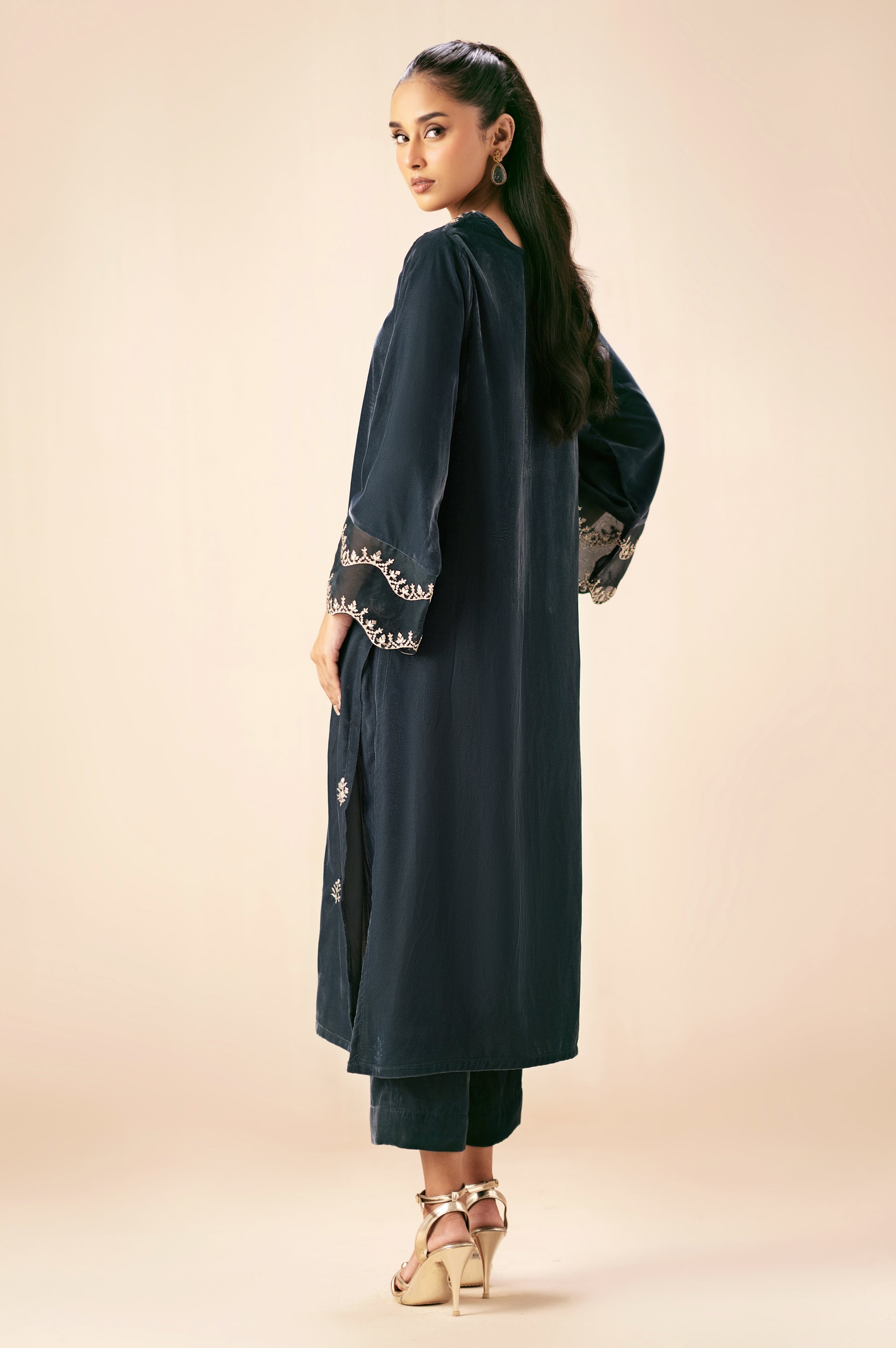 DYED VELVET STITCHED BOTTOM (FACTORY E-OUTLET)