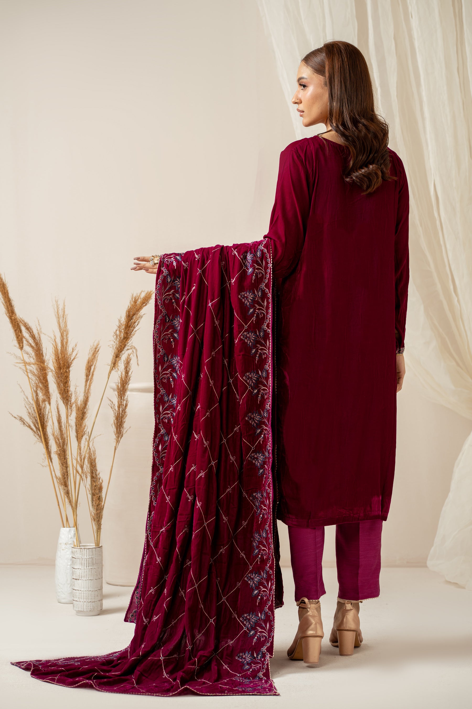 EMBROIDERED SUIT