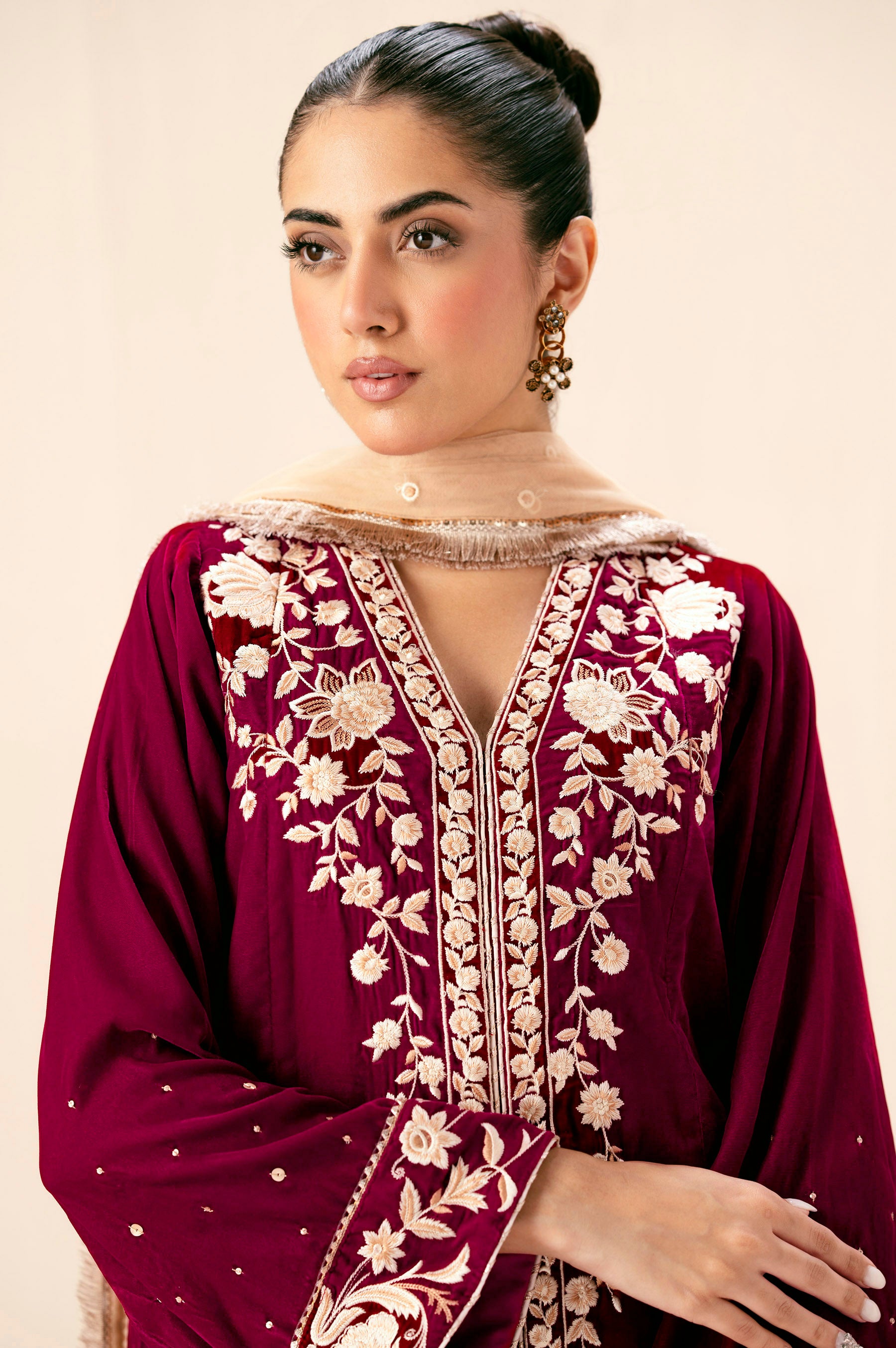 EMBROIDERED VELVET SUIT