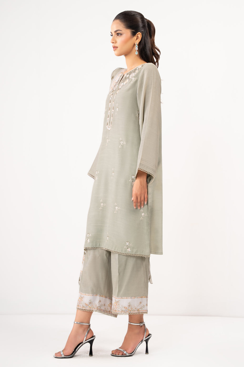 EMBROIDERED SUIT