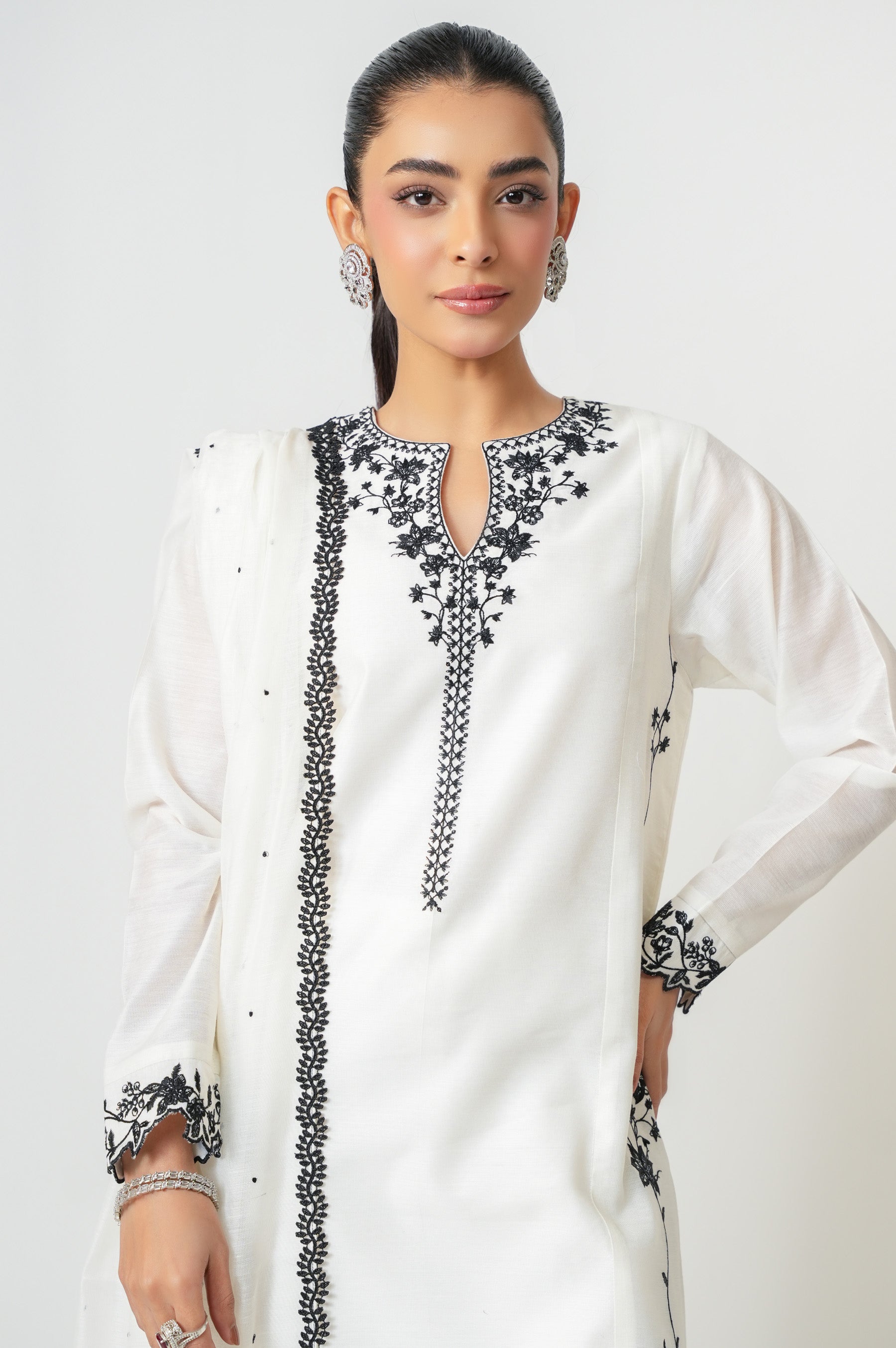 EMBROIDERED SUIT