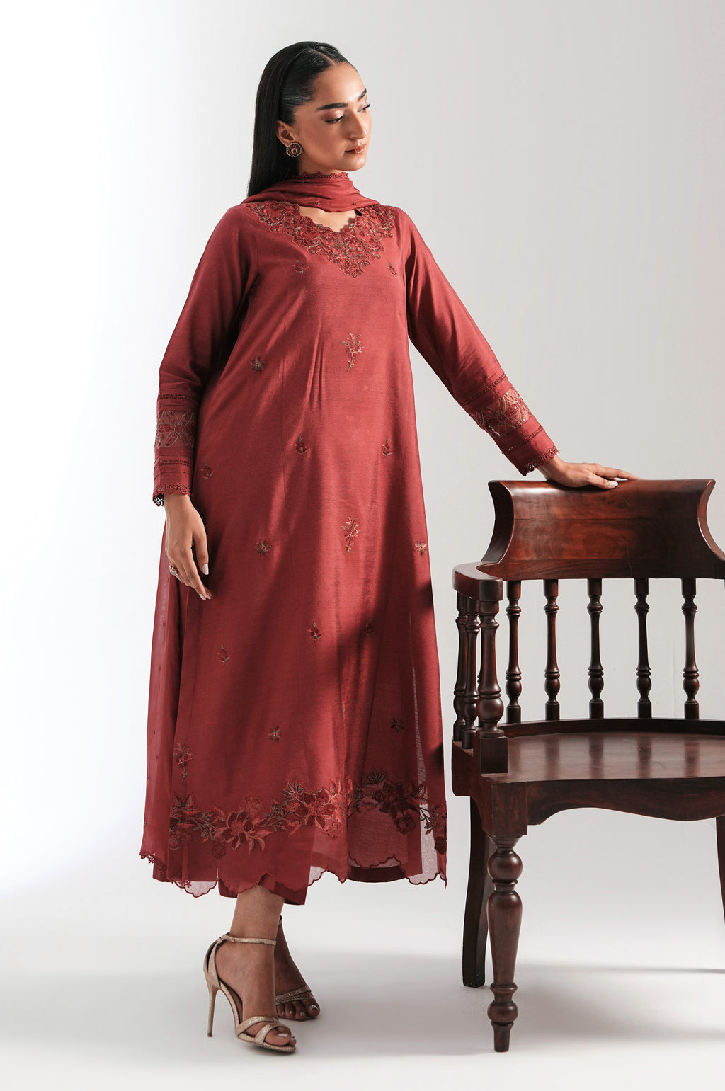 EMBROIDERED SUIT
