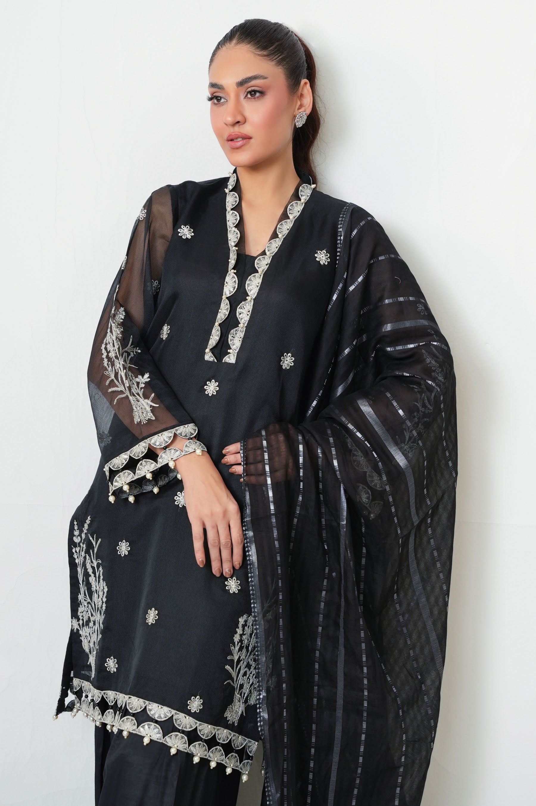 UNSTITCHED 3 PIECE EMBROIDERED SUIT