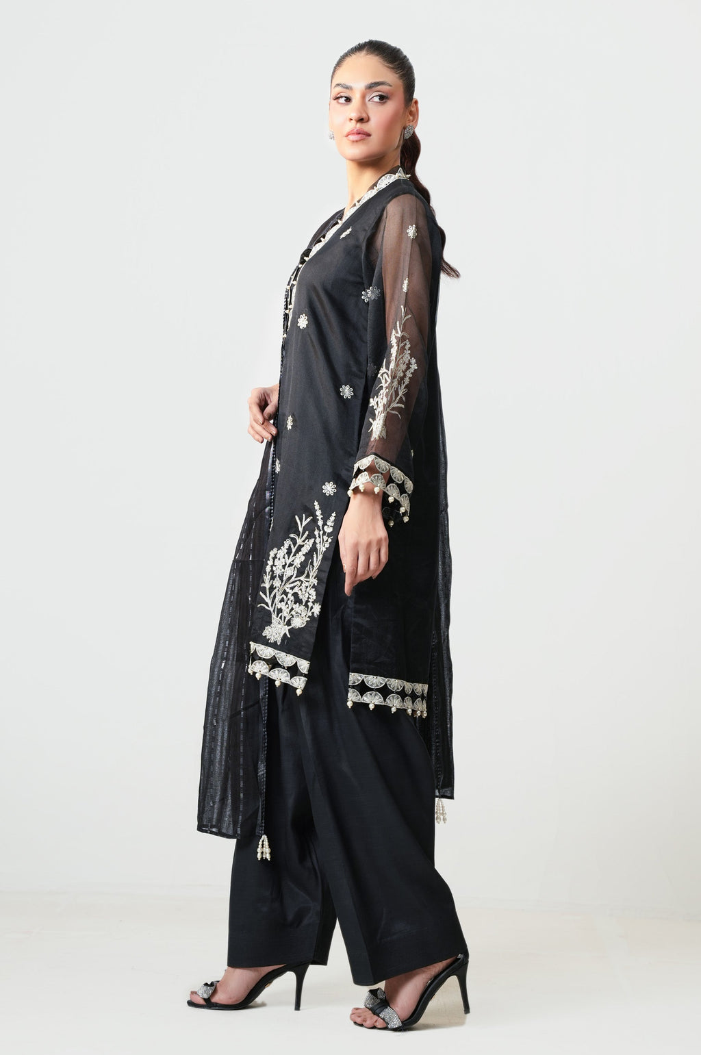 EMBROIDERED SUIT